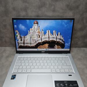 Acer Swift 3 | 14'' FHD | i5-1135G7 | 8GB | SSD 256 GB