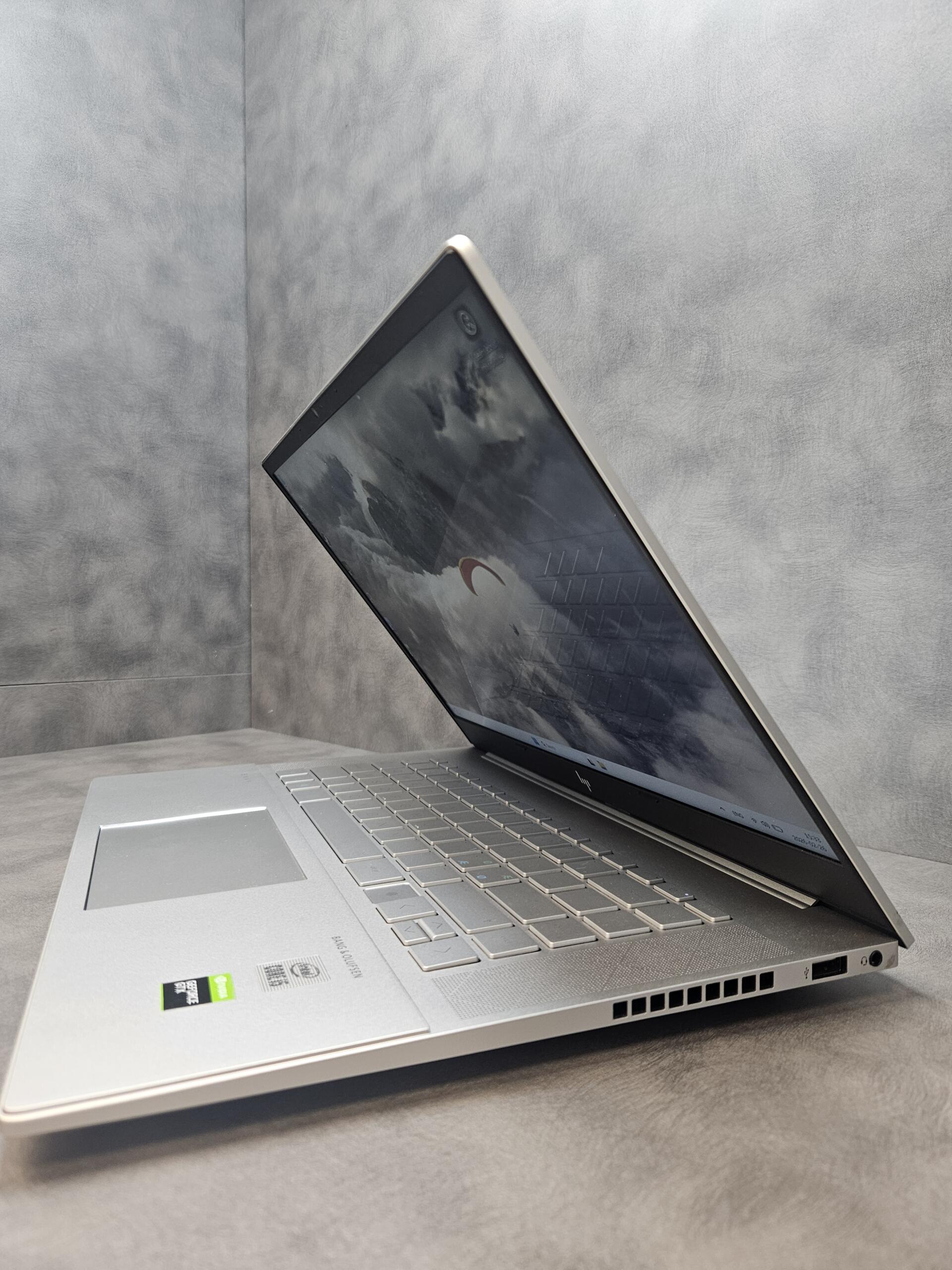 HP Envy 15-ep0805no | 15.6" FHD | i5-10300H | 16GB | SSD 512 GB | GTX 1650 Ti 4 GB - Image 5