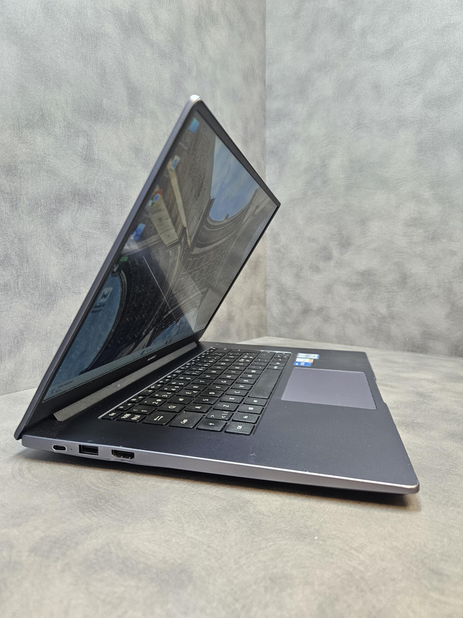 HUAWEI MateBook D 15 2021 | 15.6" FHD | i5-1135G7 | 8GB | SSD 256 GB - Image 4