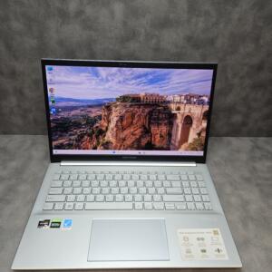 Asus Vivobook Pro M3500Q | 15.6" FHD OLED | Ryzen 5 5600H | 8GB | SSD 512 GB | RTX 3050 4 GB