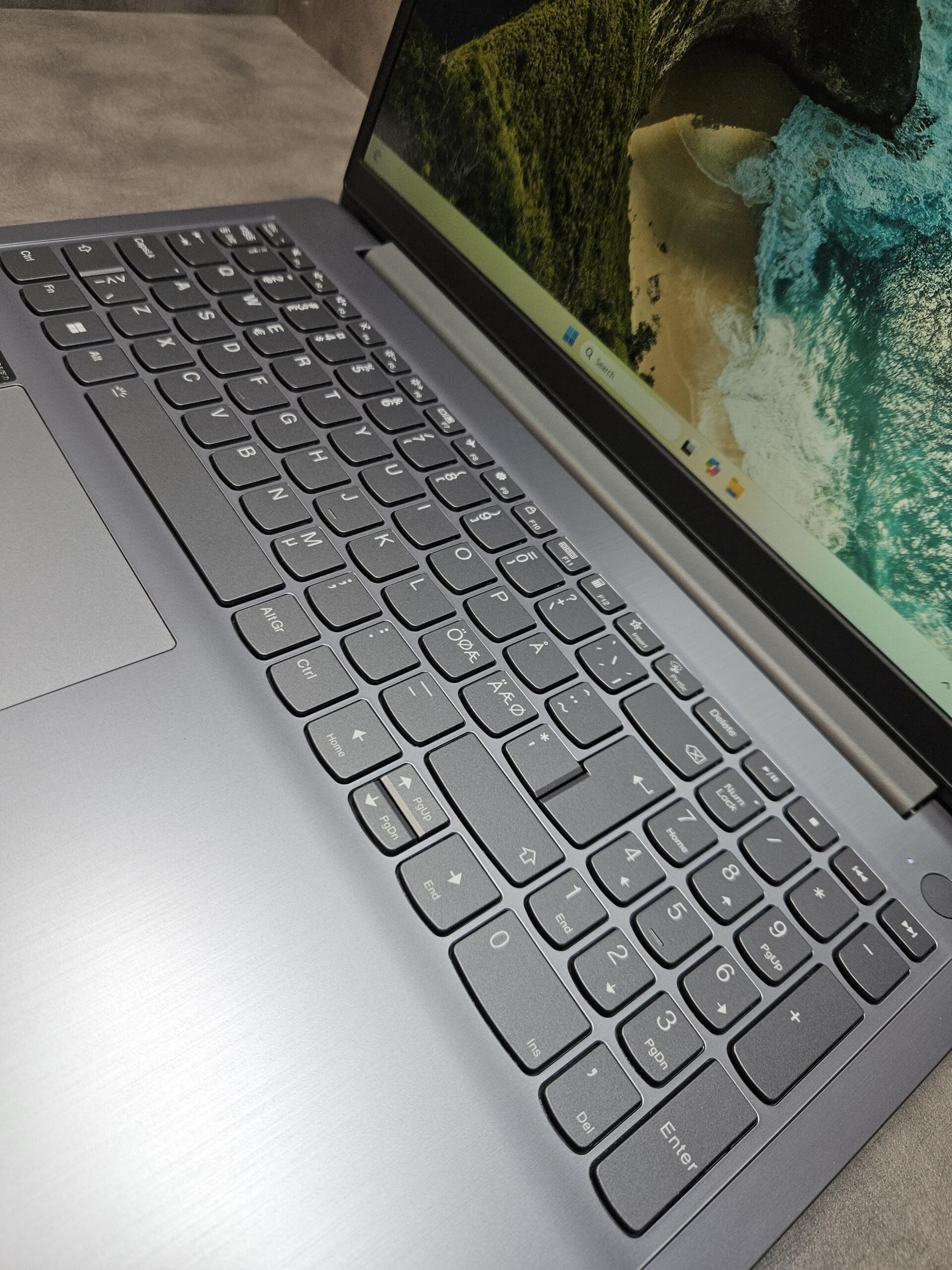 Lenovo IdeaPad 3 15IAU7 | 15.6" FHD IPS | i7-1225U | 16GB | SSD 512 GB - Image 2