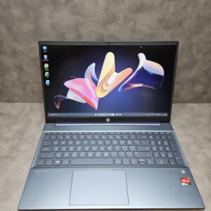 HP Pavilion 15-EH3004 | 15.6″ FHD | AMD Ryzen 5 5500U | 8GB | SSD 256 GB