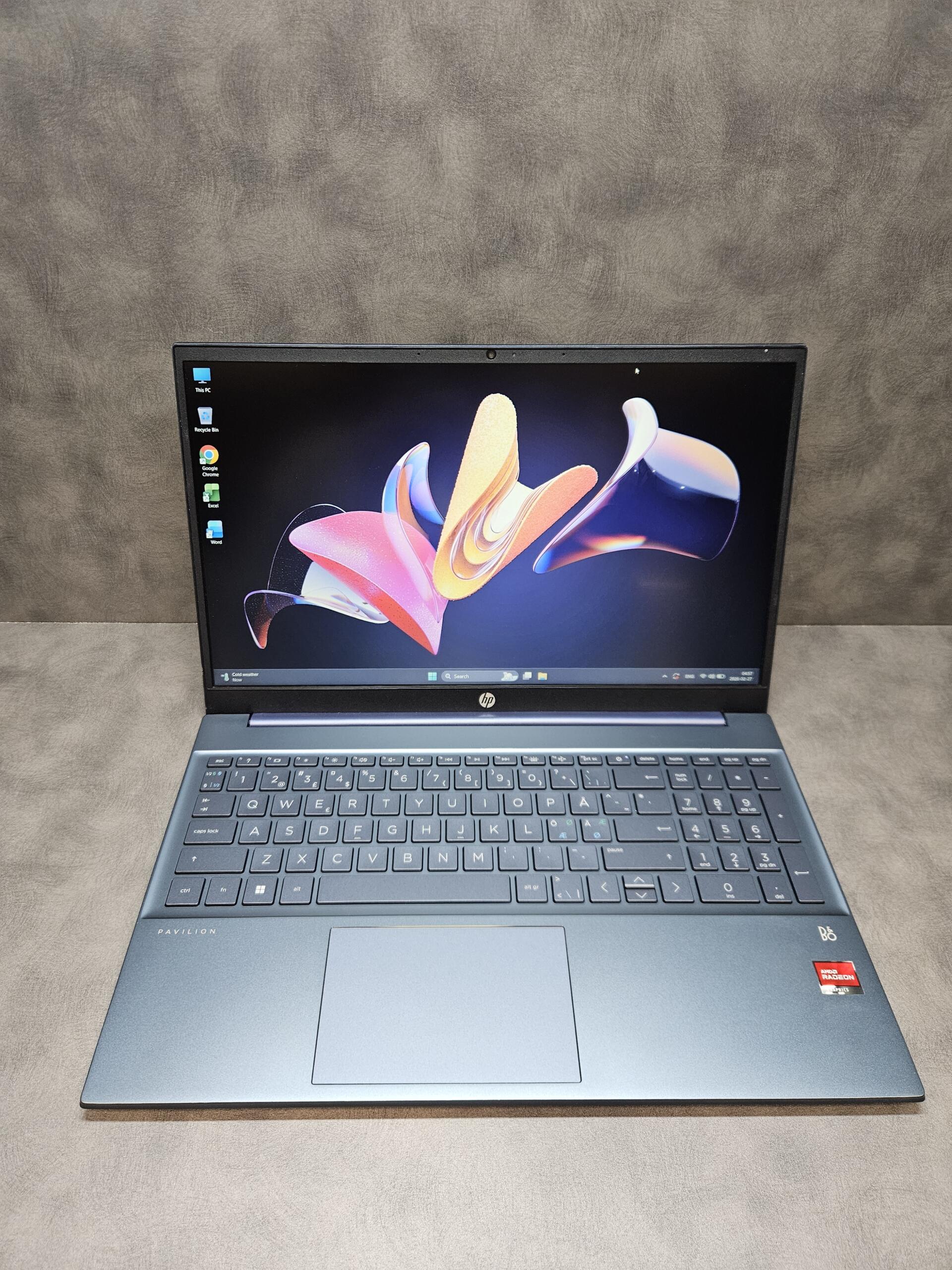 HP Pavilion 15-EH3004 | 15.6″ FHD | AMD Ryzen 5 5500U | 8GB | SSD 256 GB