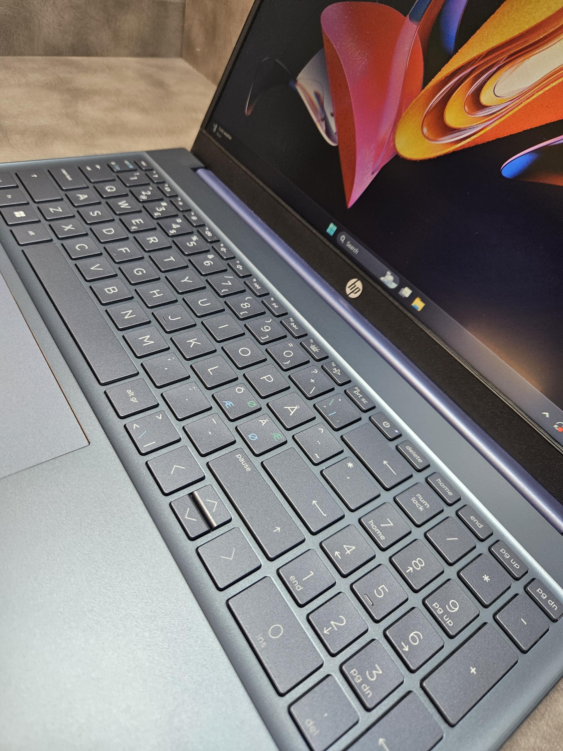 HP Pavilion 15-EH3004 | 15.6″ FHD | AMD Ryzen 5 5500U | 8GB | SSD 256 GB - Image 2