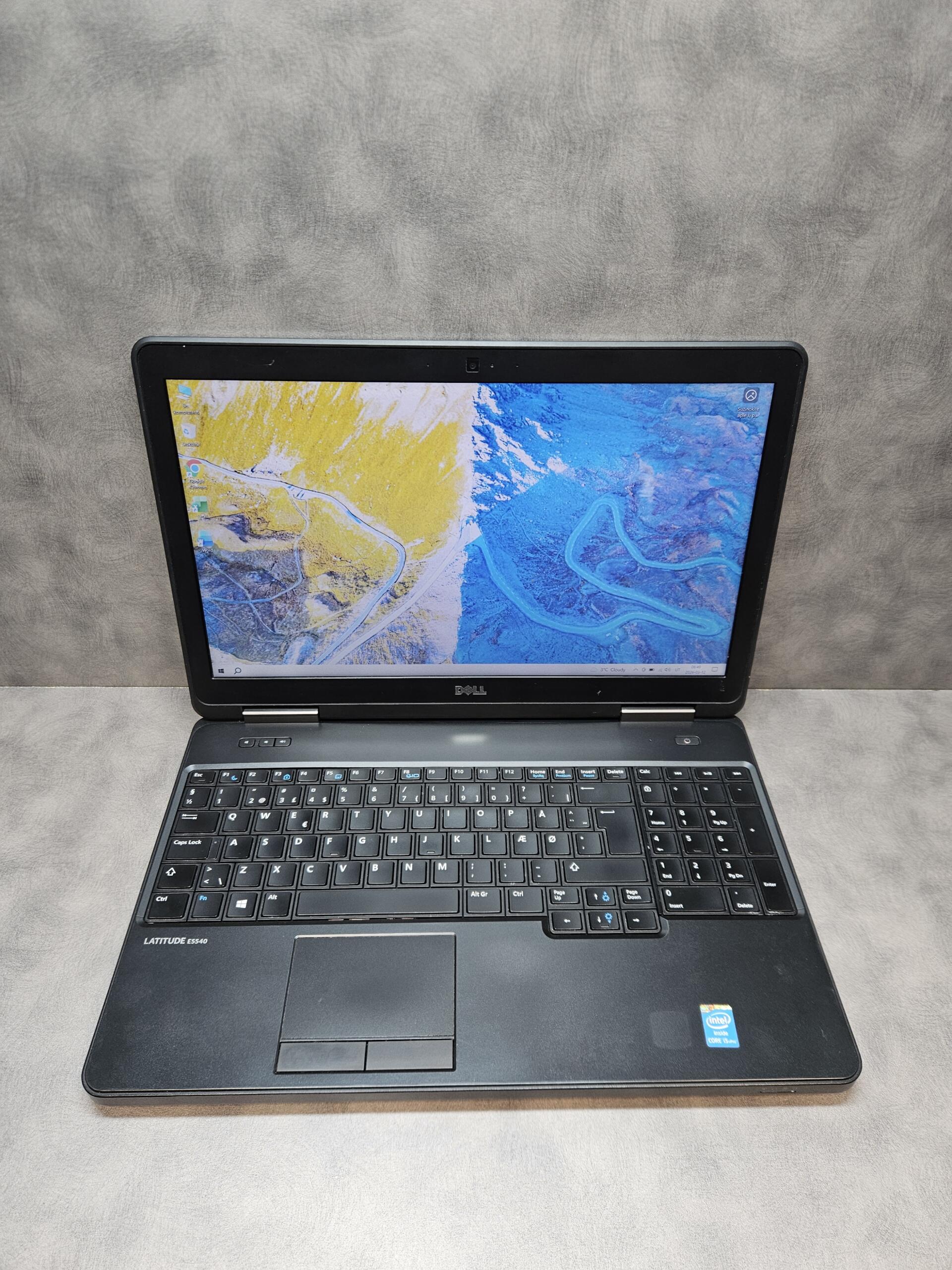 DELL Latitude E5540 | 15.6" FHD | i5-4300U | 8GB | SSD 120 GB | GeForce GT 720M 2GB
