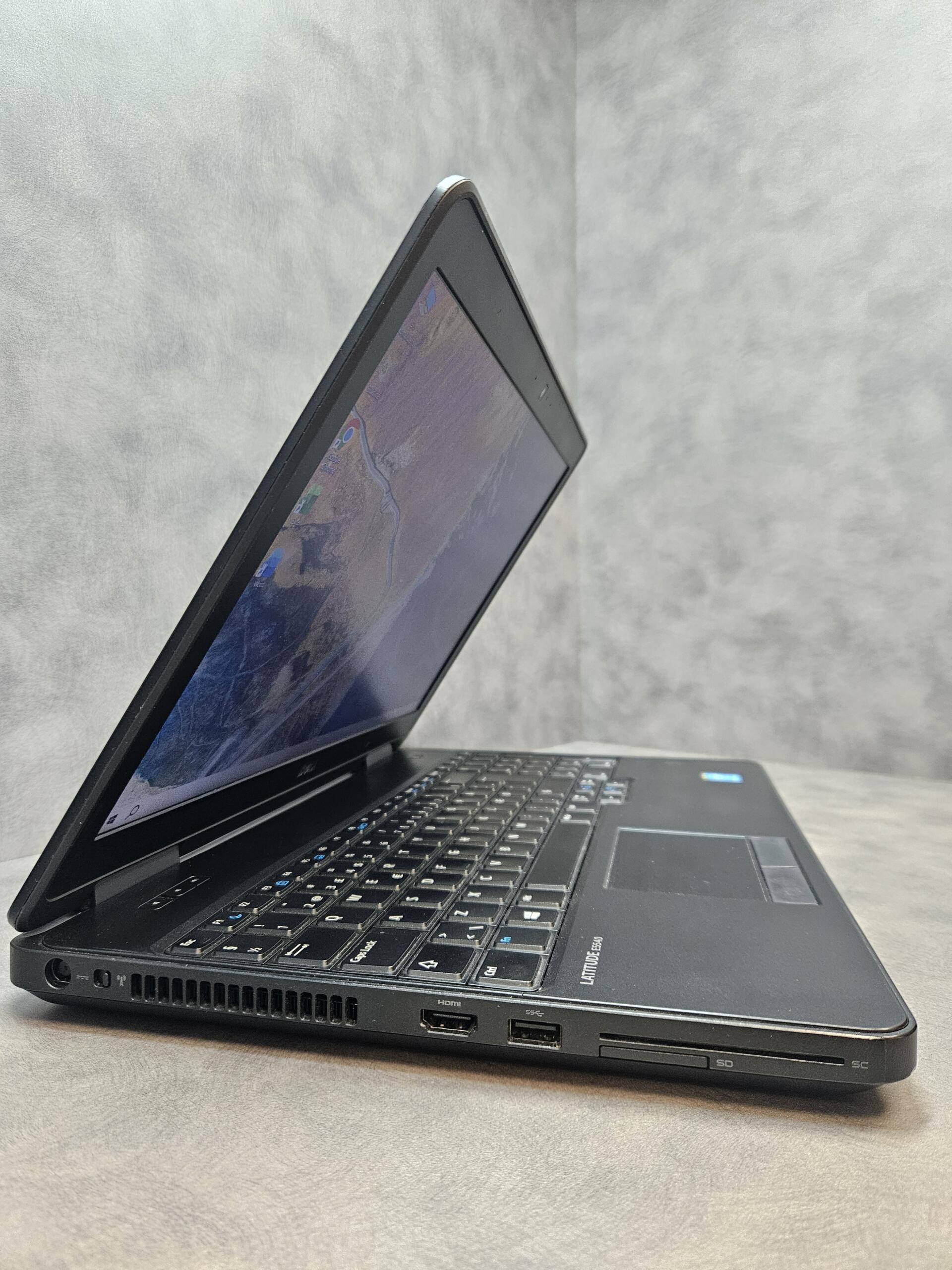 DELL Latitude E5540 | 15.6" FHD | i5-4300U | 8GB | SSD 120 GB | GeForce GT 720M 2GB - Image 4