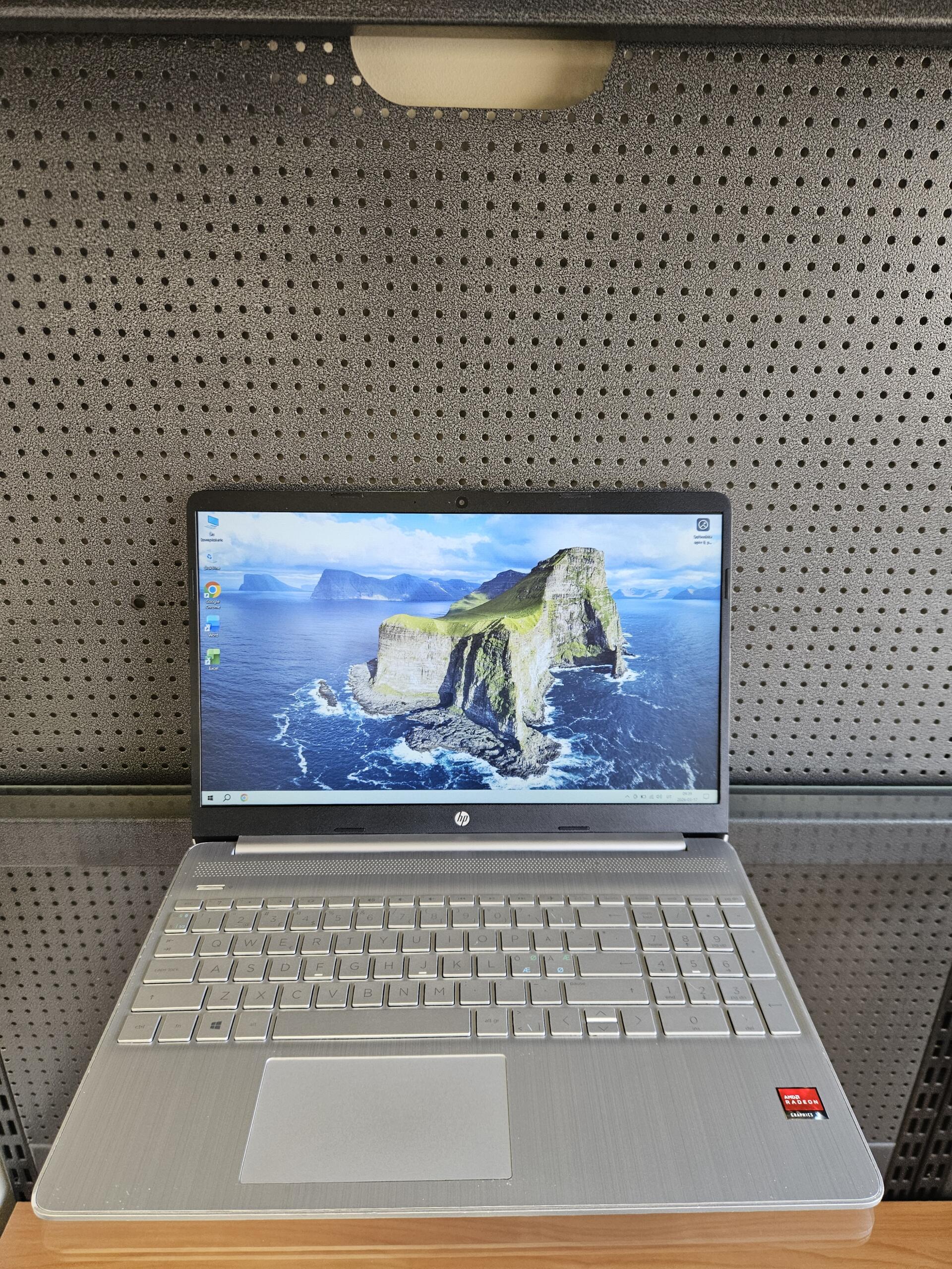 HP 15s-EQ1700NO | 15.6" FHD | Ryzen 3 3250U | 8GB | SSD 128 GB