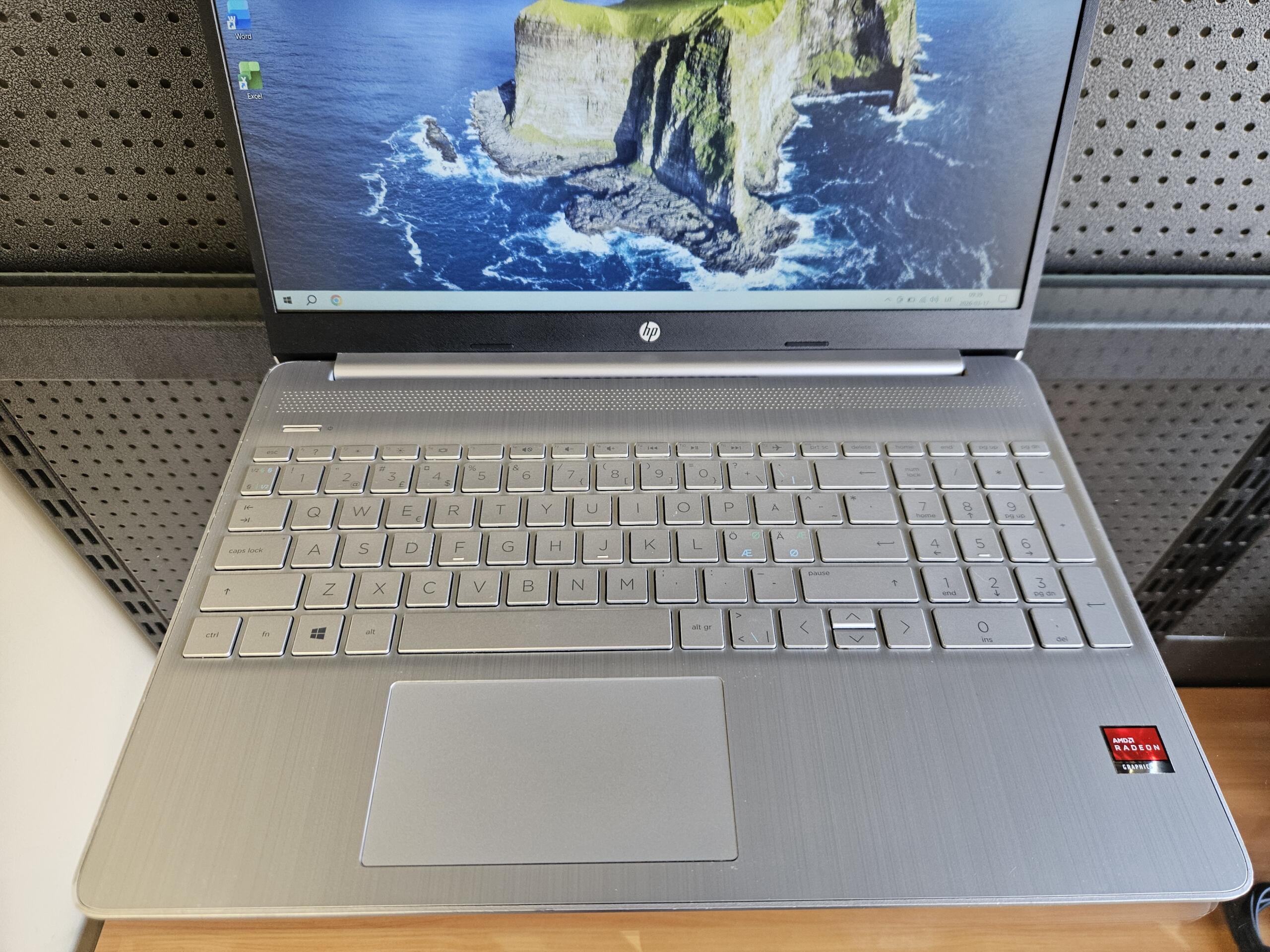 HP 15s-EQ1700NO | 15.6" FHD | Ryzen 3 3250U | 8GB | SSD 128 GB - Image 2