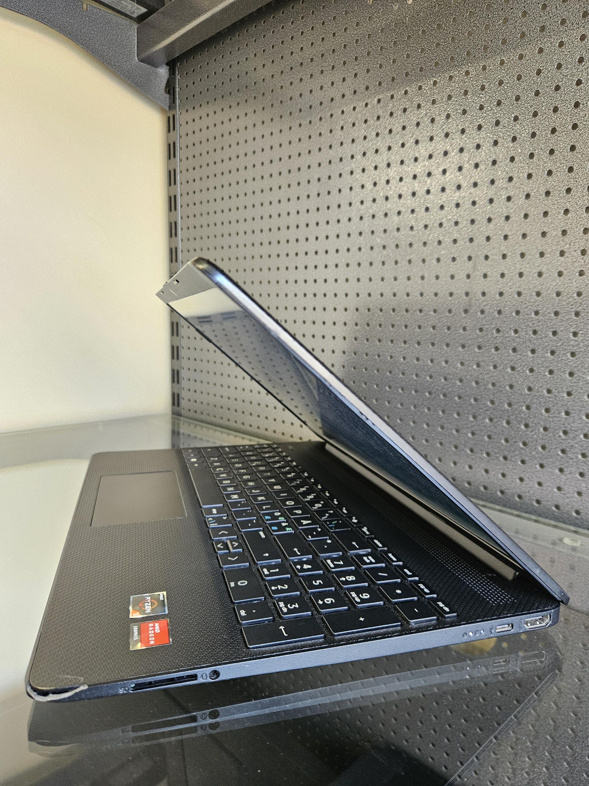 HP 15s-EQ1823NO | 15.6" FHD | Ryzen 3 3250U | 8GB | SSD 128 GB - Image 5