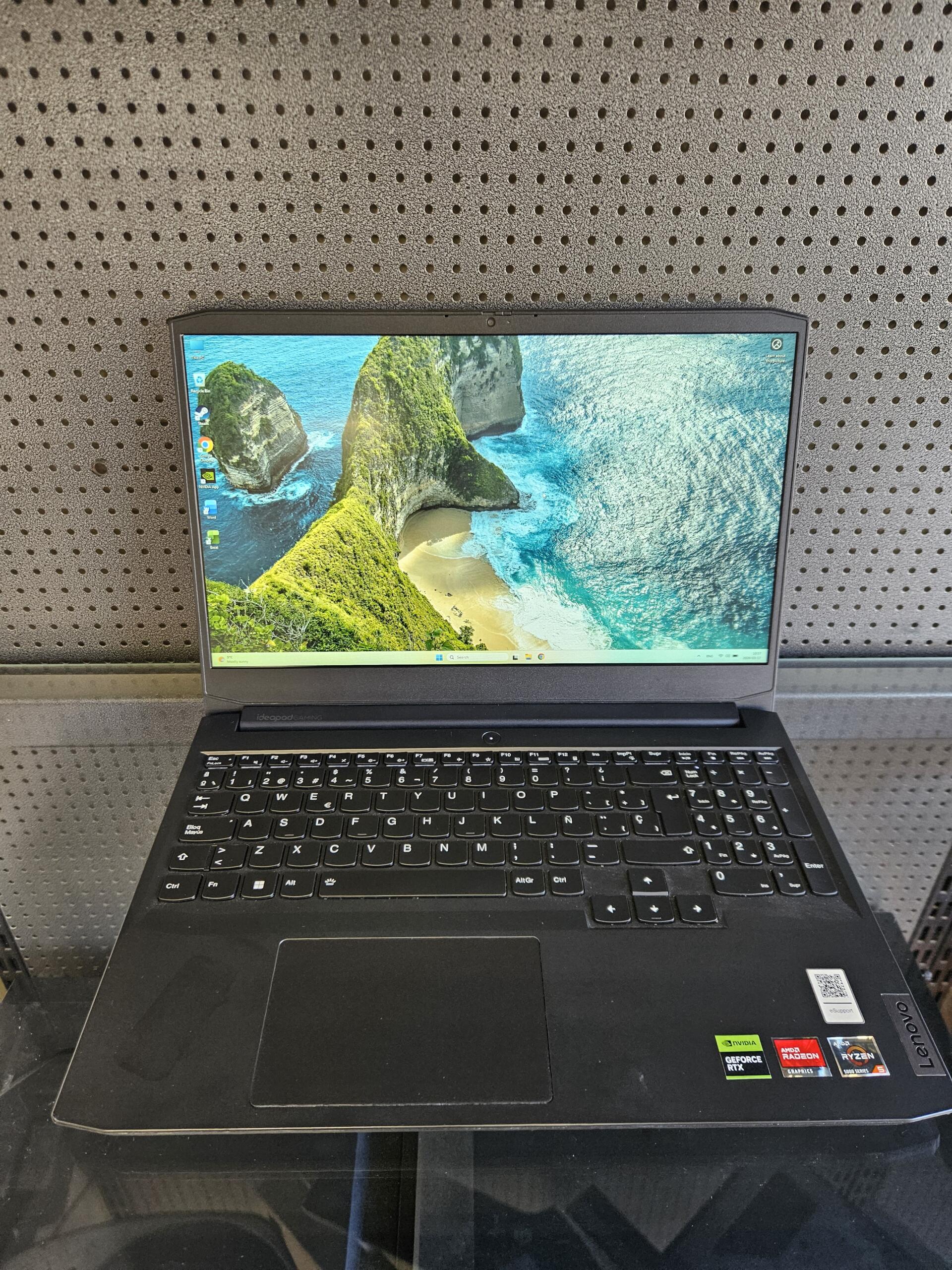 Lenovo Gaming 3 15ACH6 | 15.6" FHD IPS | Ryzen 5 5500H | 16GB | SSD 512 GB | RTX 2050 4 GB