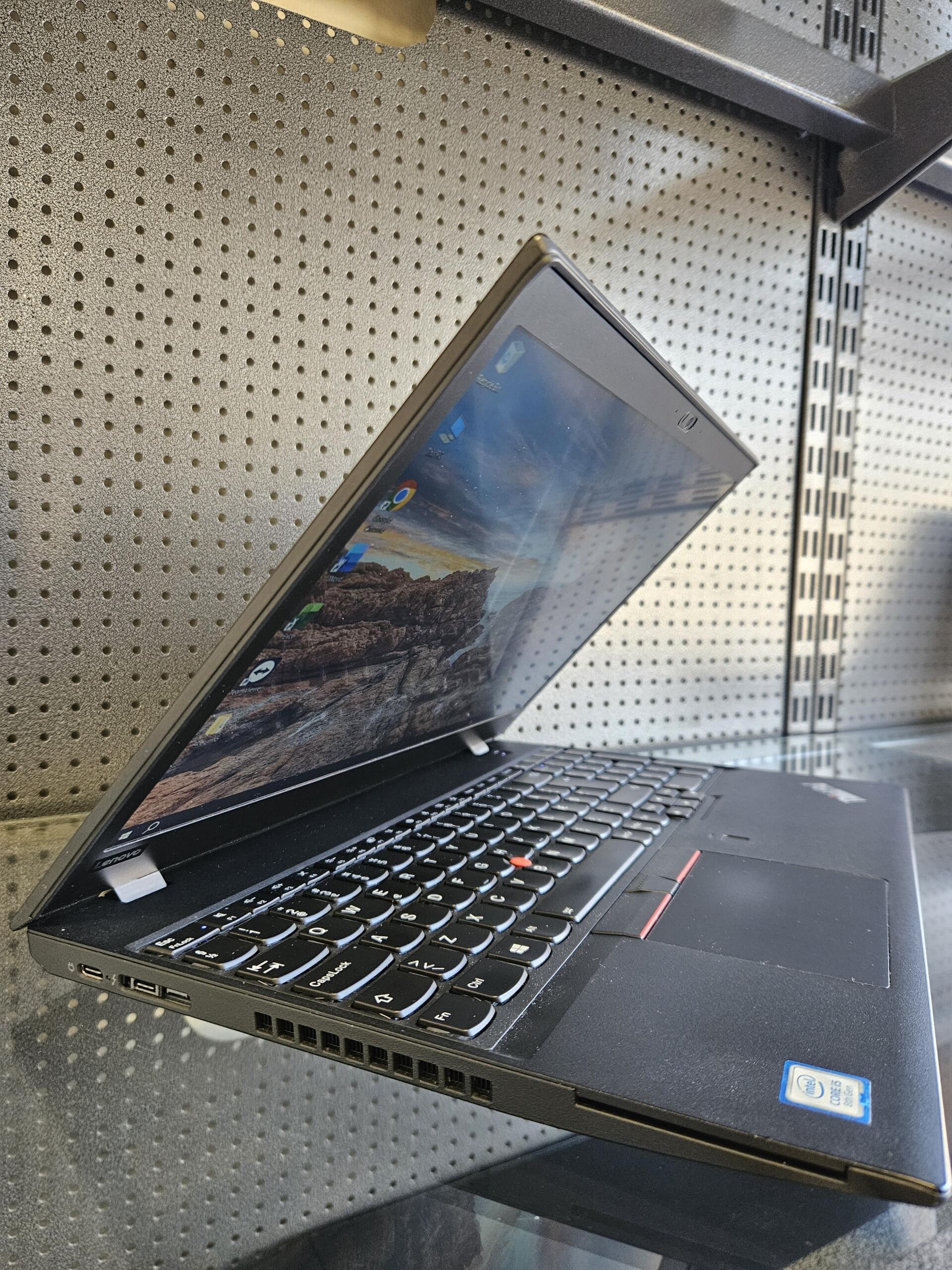 Lenovo ThinkPad T580 | 15.6" FHD IPS | i5-8250U | 8GB | SSD 240 GB - Image 4