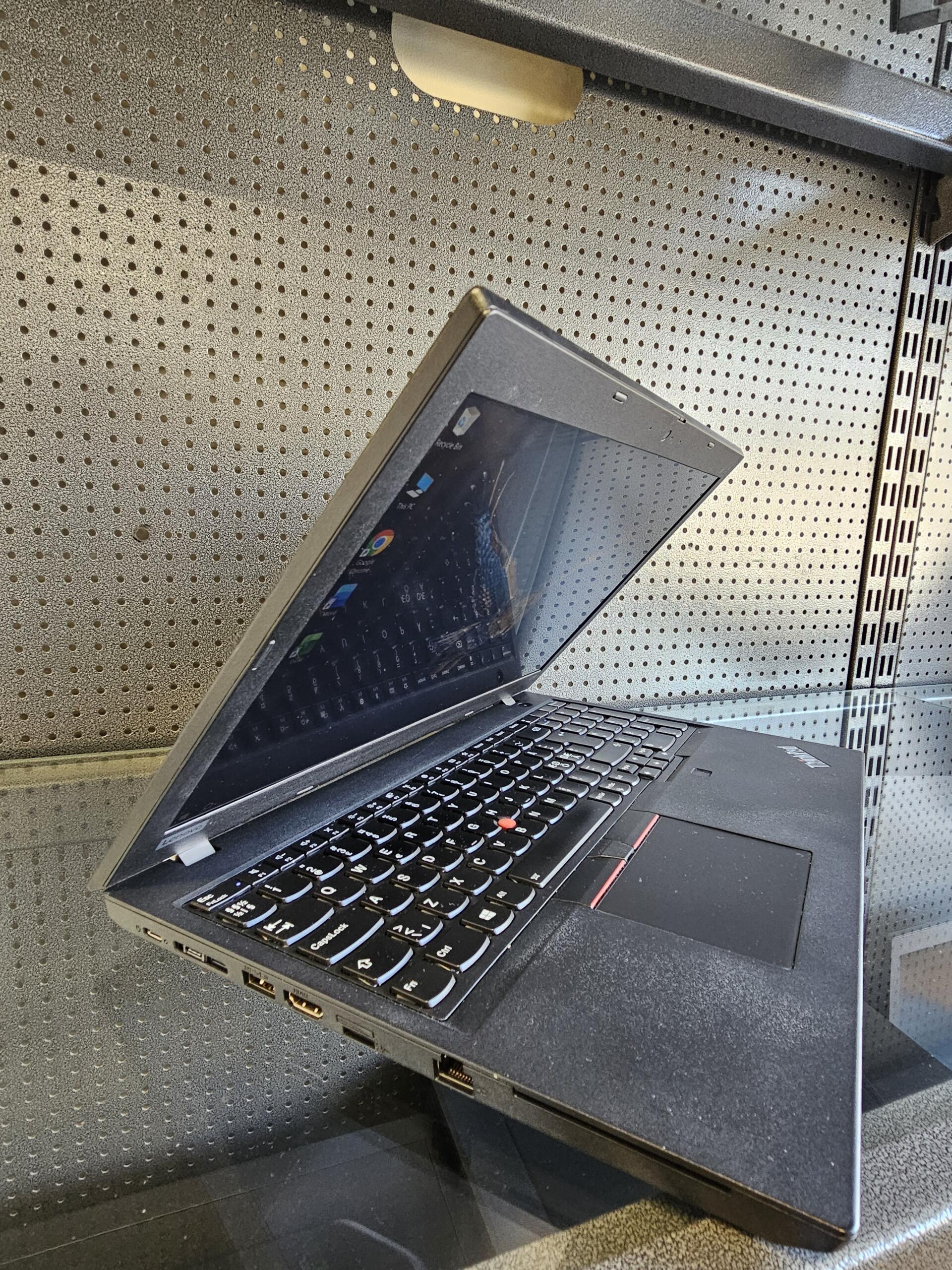 Lenovo ThinkPad L590 | 15.6'' FHD | i5-8265U | 8GB | SSD 256 GB - Image 4