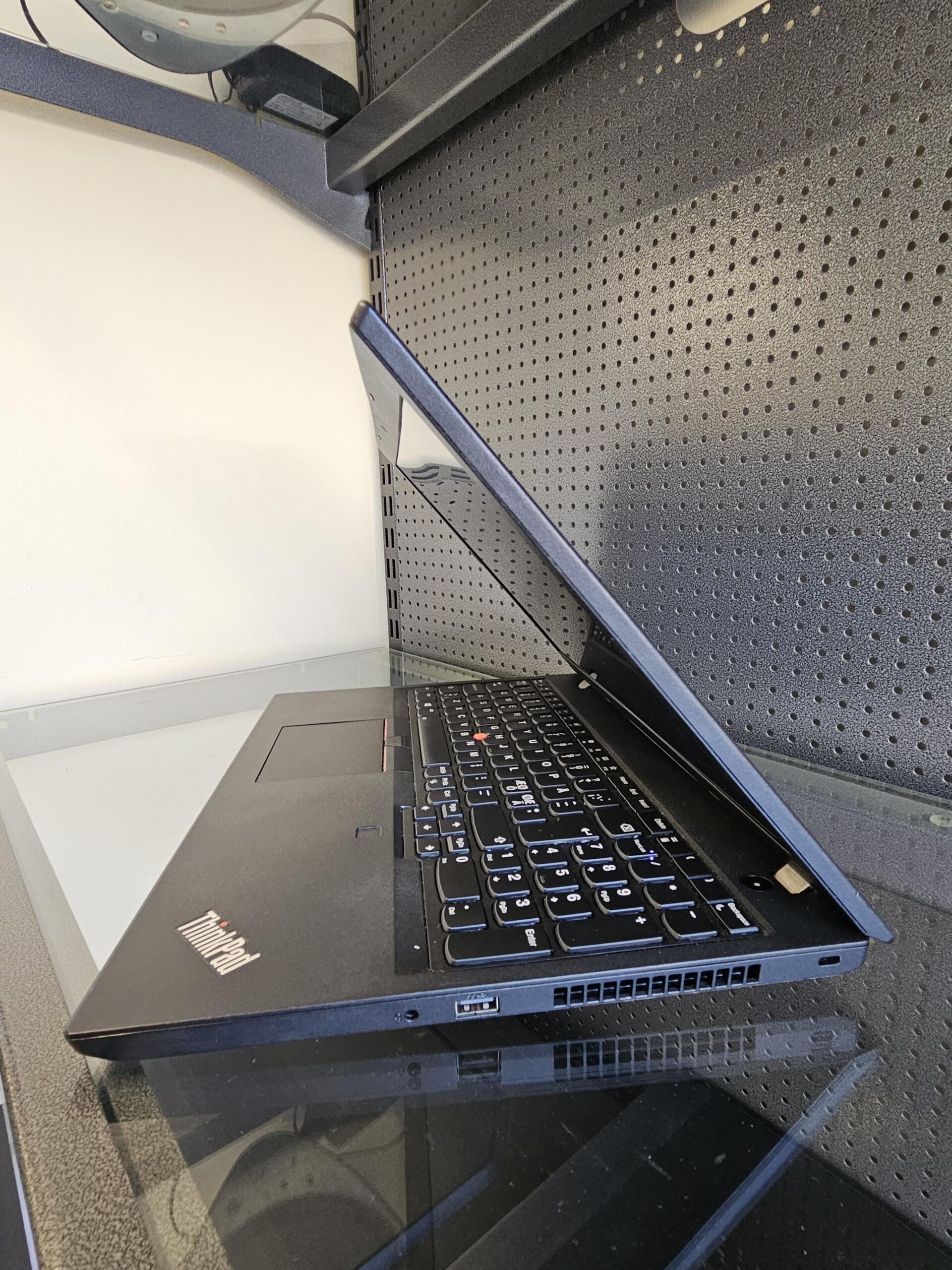 Lenovo ThinkPad L590 | 15.6'' FHD | i5-8265U | 8GB | SSD 256 GB - Image 5