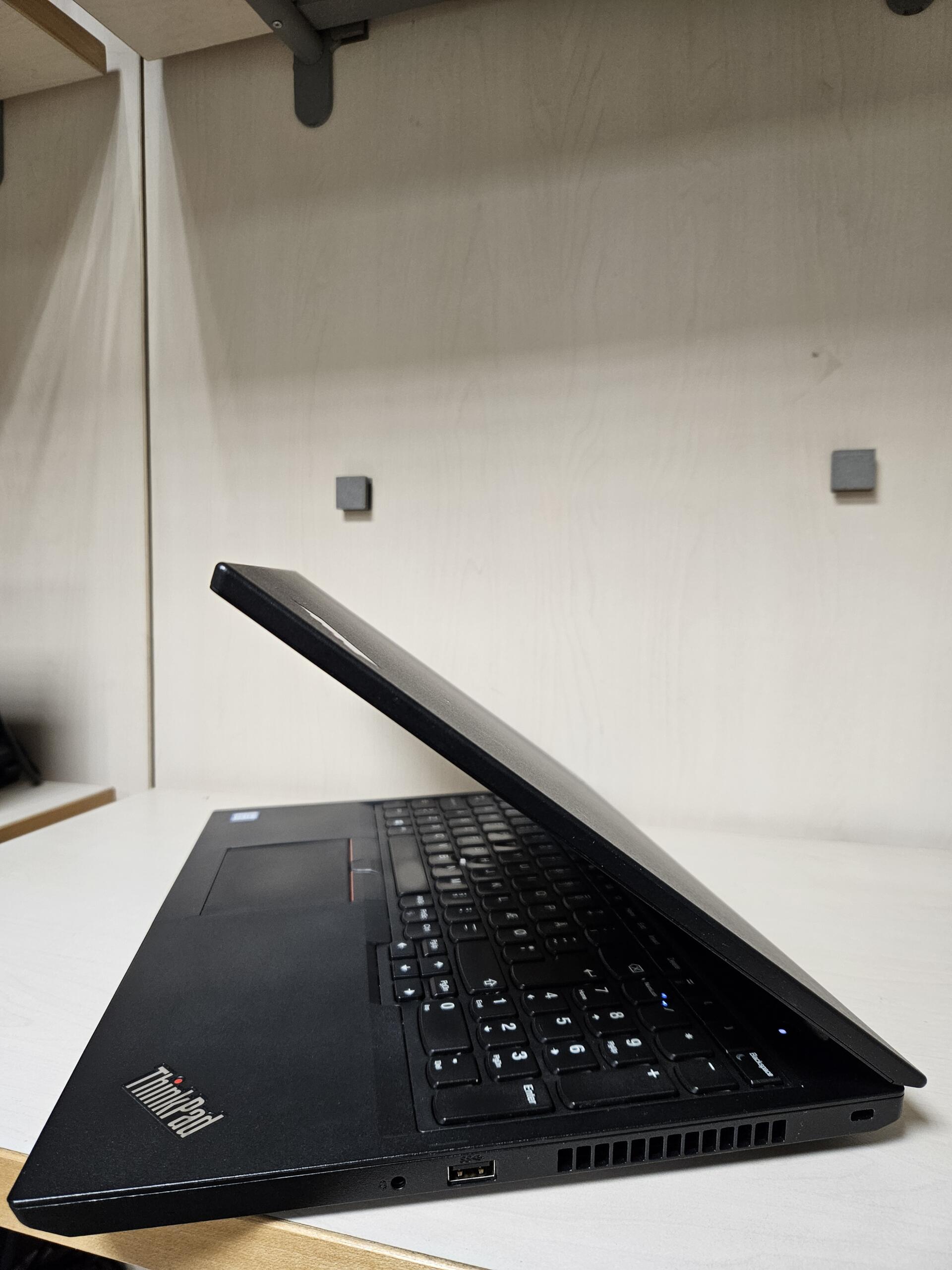 Lenovo ThinkPad L590 | 15.6'' FHD IPS | i5-8265U | 16GB | SSD 256 GB - Image 5