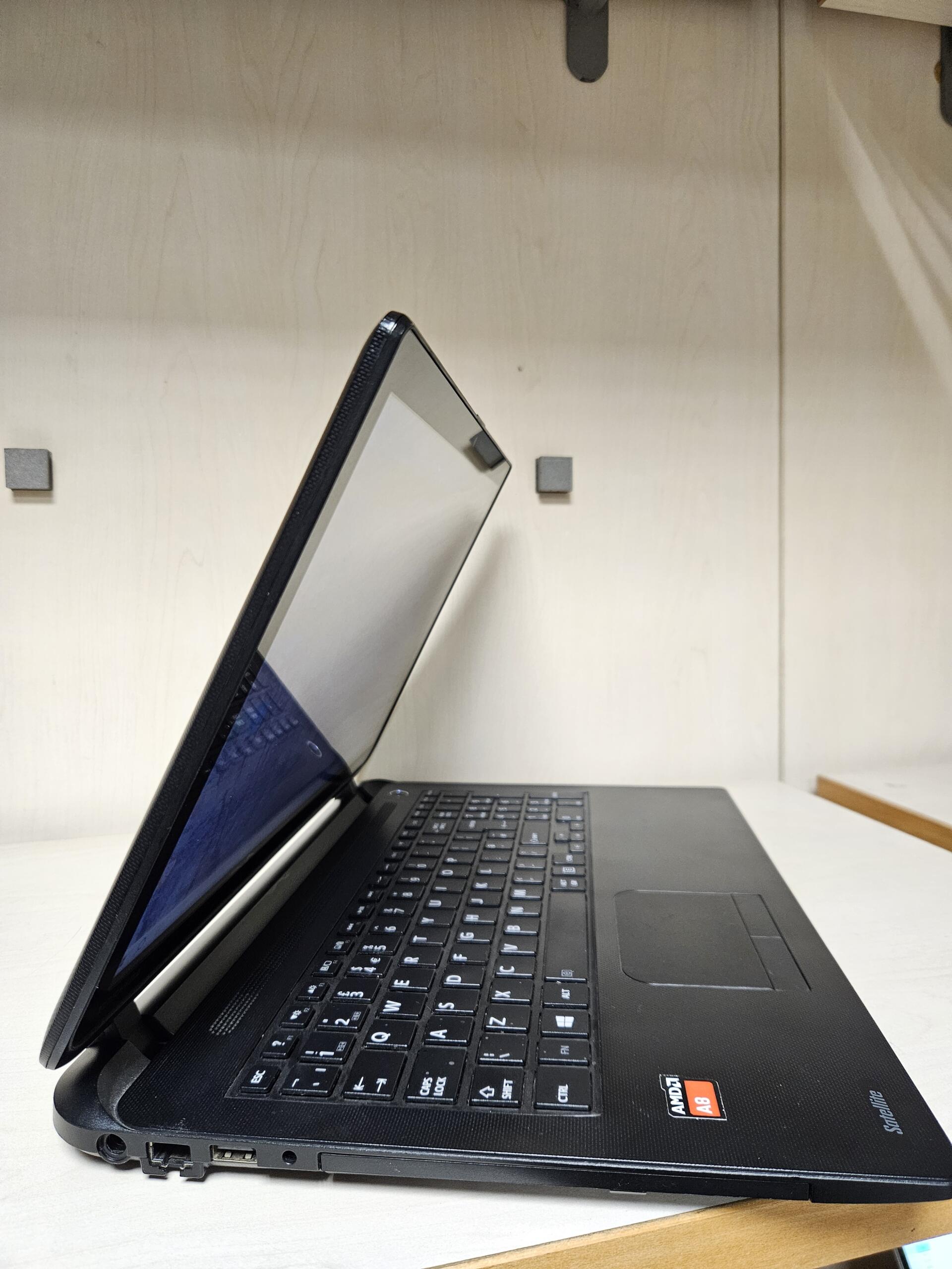 Toshiba Satellite C50Dt-B | 15.6" HD Touch | AMD A8-6410 | 8GB | SSD 240 GB - Image 4