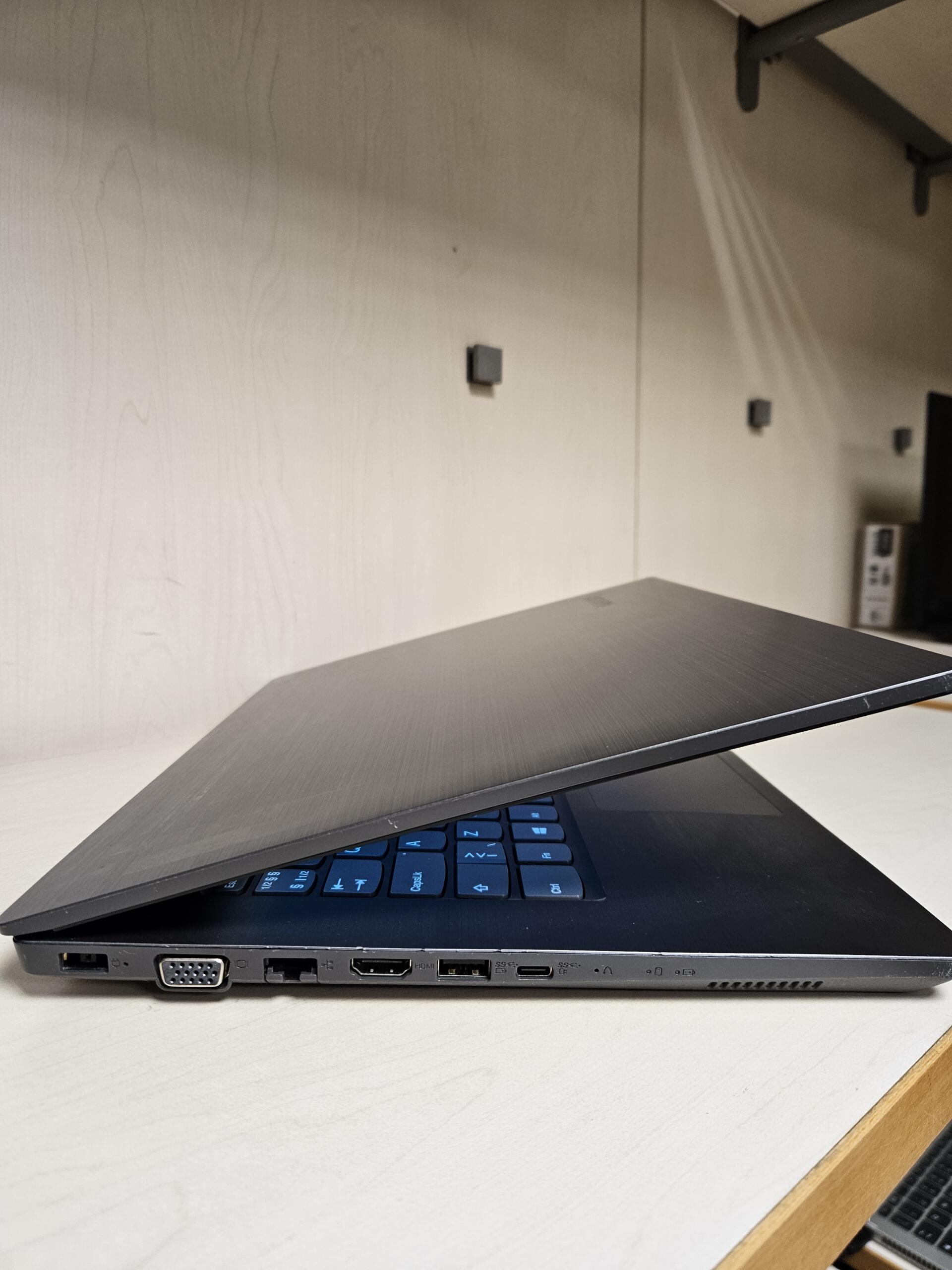 Lenovo V330-14IKB | 14.0" FHD | i5-8250U | 8GB | SSD 256 GB - Image 4