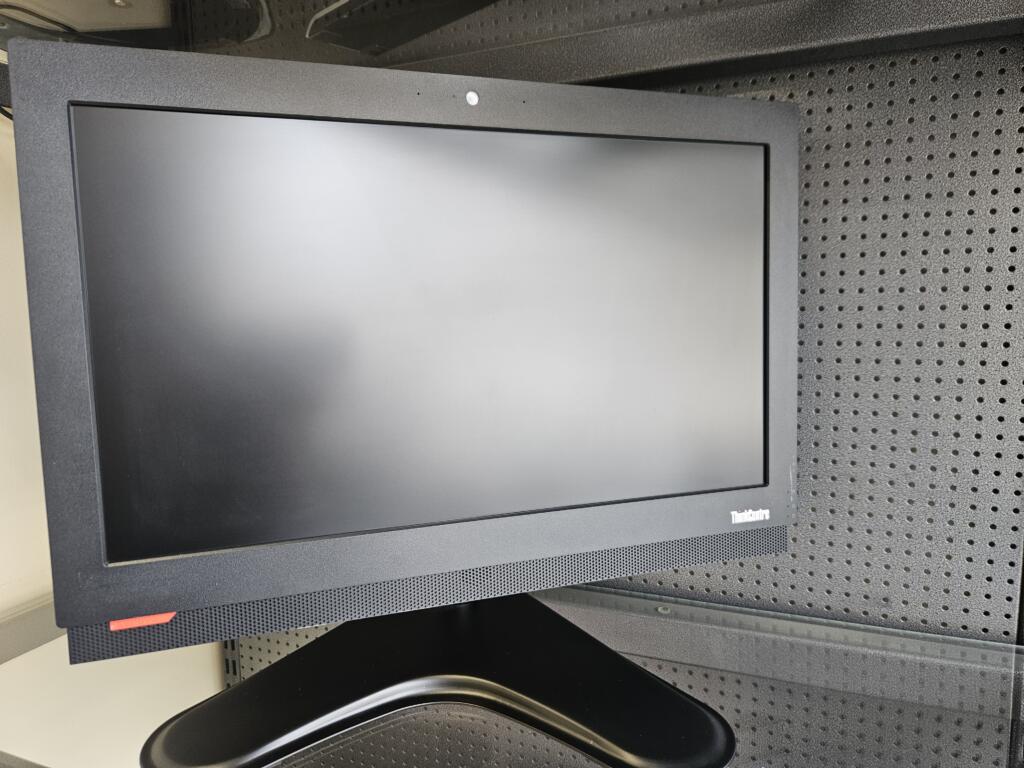 Lenovo ThinkCentre M810z AIO | 21.5" | i5-6400 | 8GB | SSD 128 GB