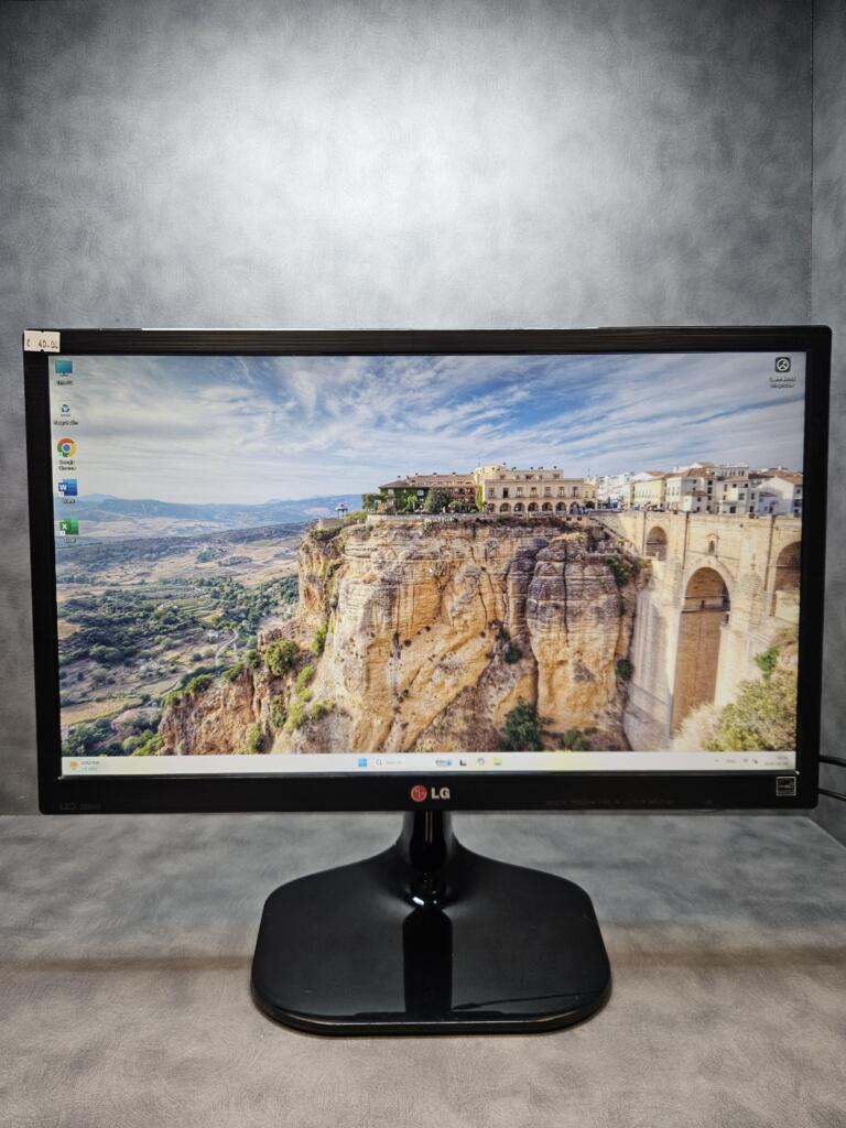 Monitorius LG 22M45-B