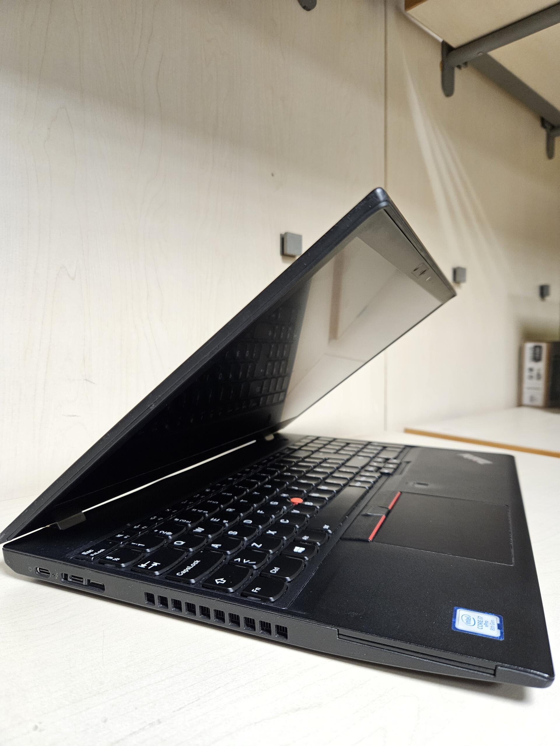 Lenovo ThinkPad T580 | 15.6'' 4K | i7-8650U | 16GB | SSD 256 GB - Image 4