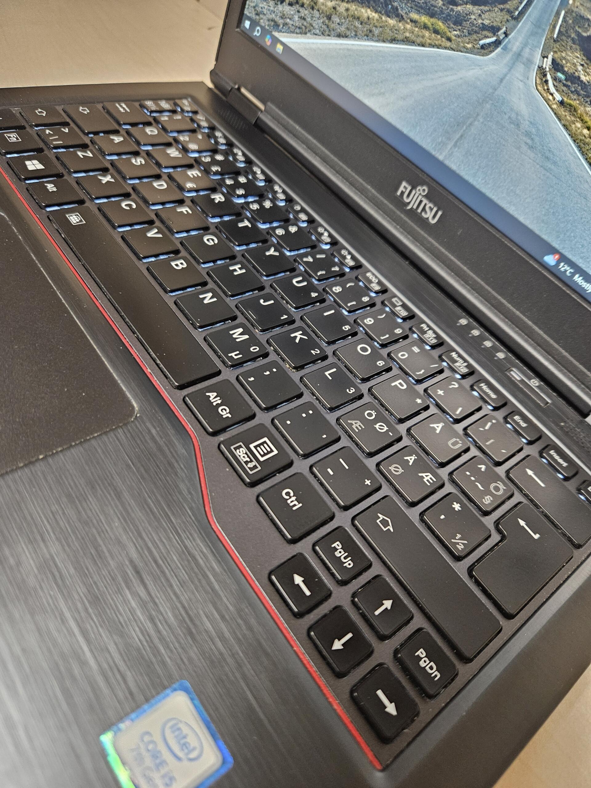 Fujitsu LifeBook U727 | 12.5" FHD IPS | i5-7200U | 8GB | SSD 256 GB - Image 3