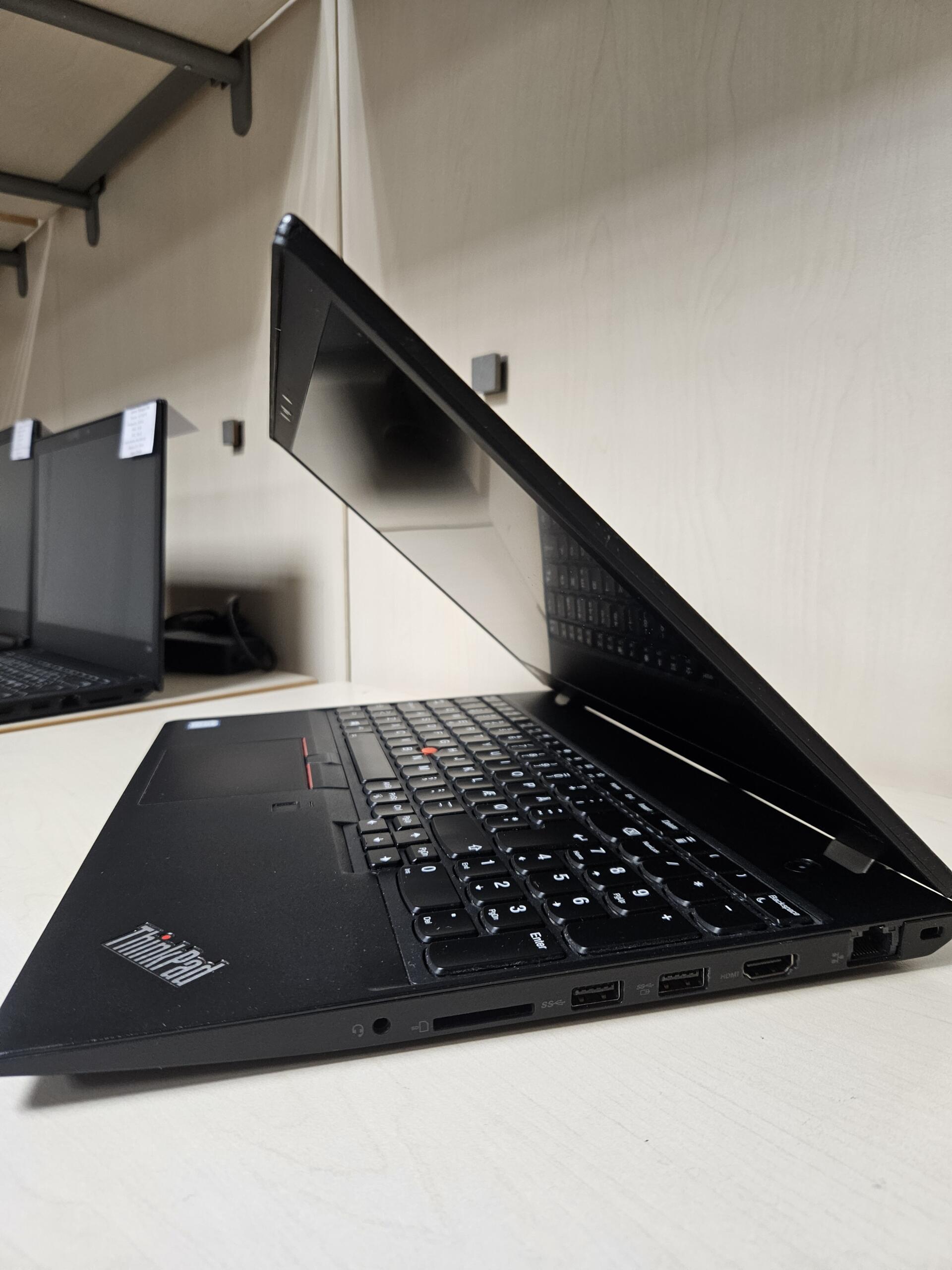 Lenovo ThinkPad T580 | 15.6'' 4K | i7-8650U | 16GB | SSD 256 GB - Image 5