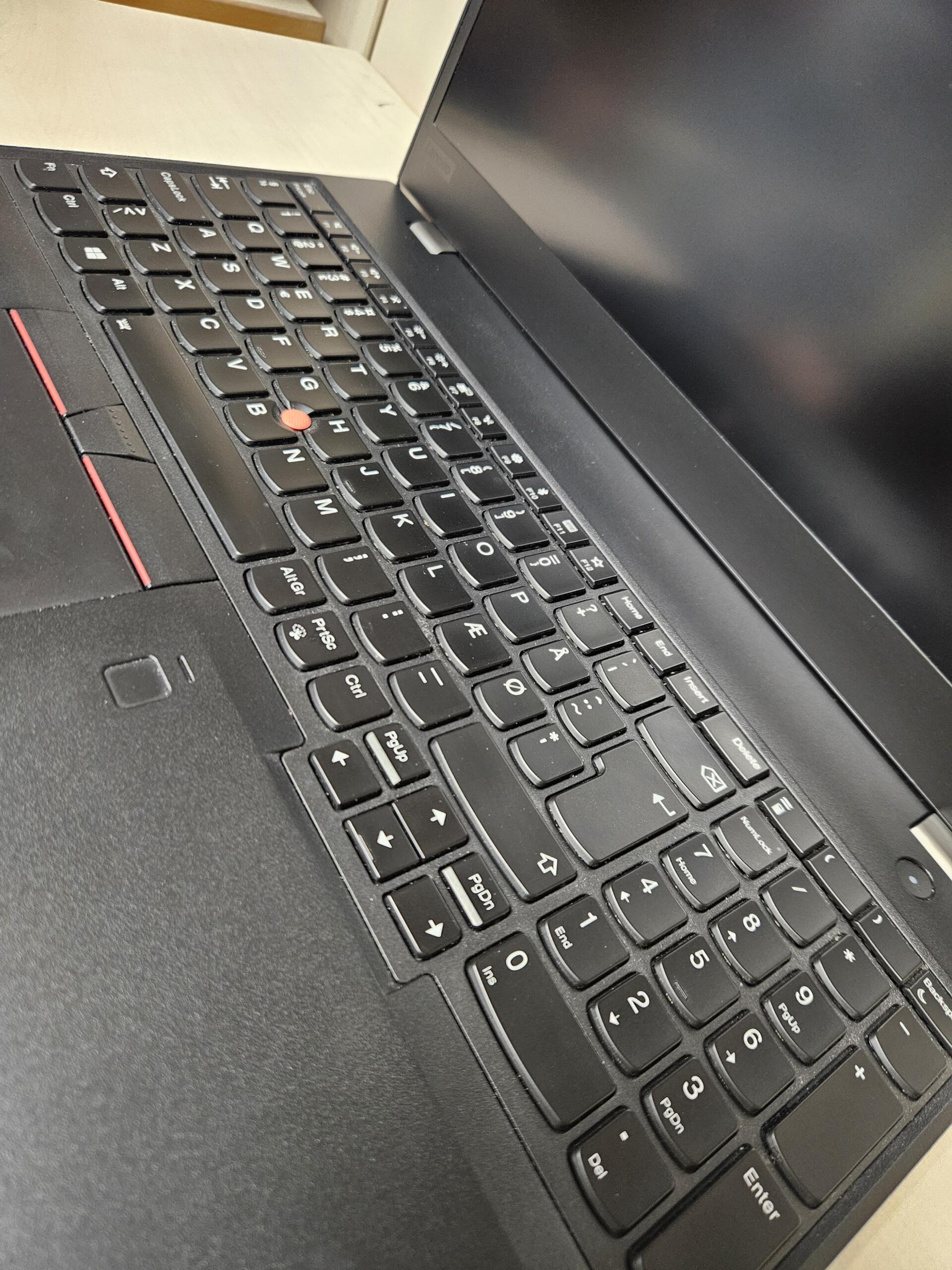 Lenovo ThinkPad T580 | 15.6'' 4K | i7-8650U | 16GB | SSD 256 GB - Image 3