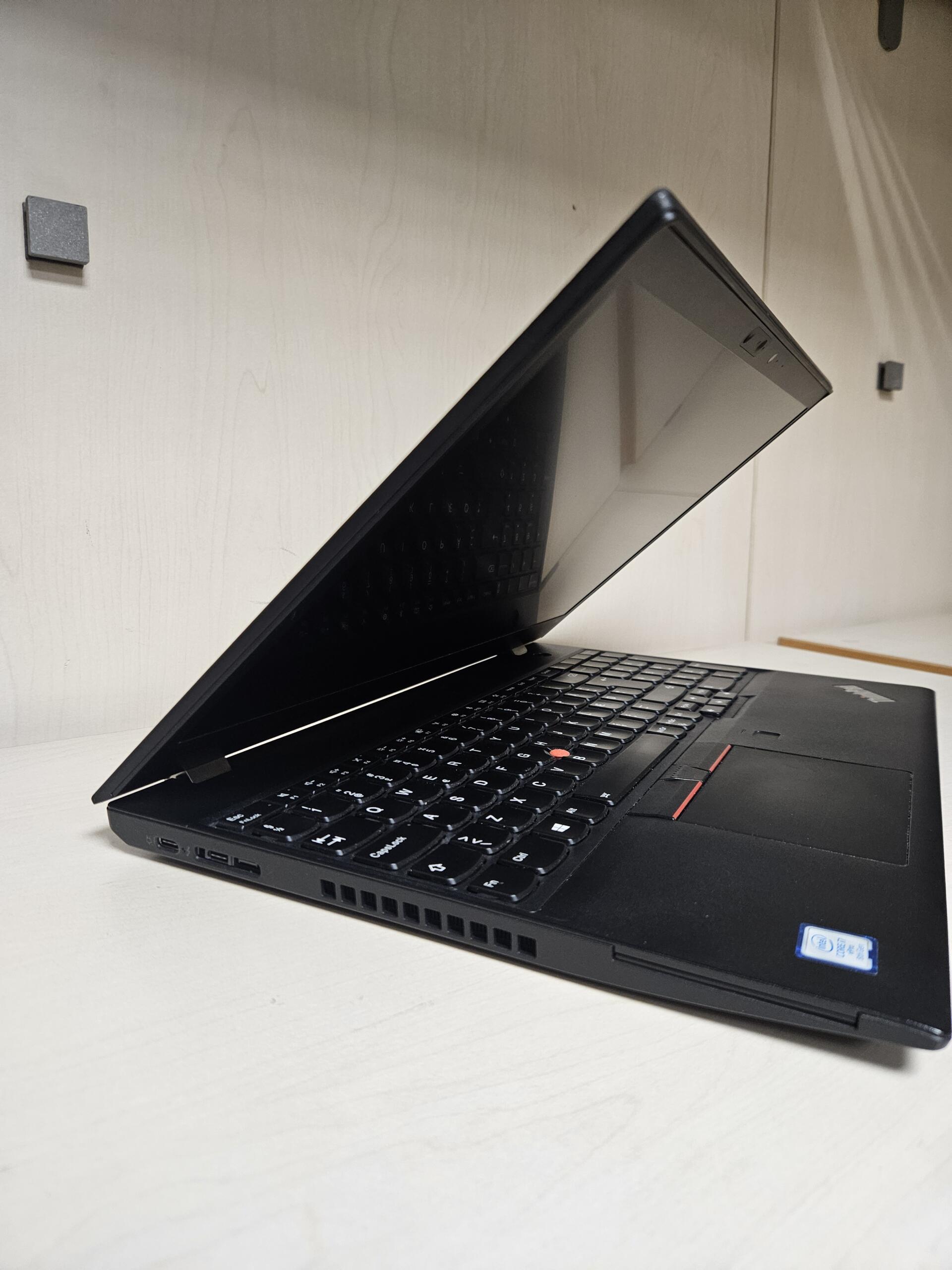 Lenovo ThinkPad T580 | 15.6'' 4K | i7-8650U | 16GB | SSD 256 GB - Image 4