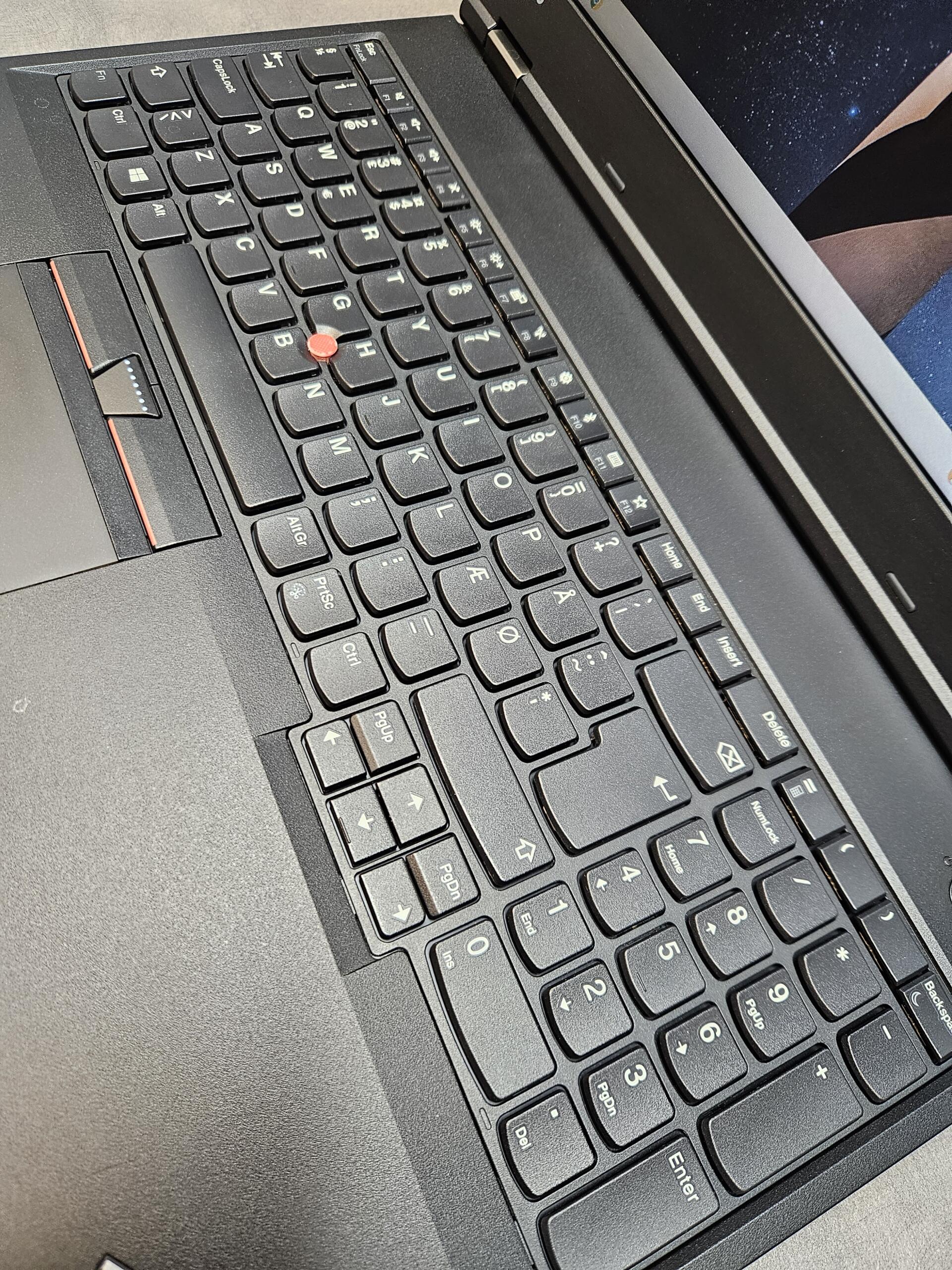 Lenovo ThinkPad L570 | 15.6″ HD | i5-6300U | 16GB | SSD 256 GB - Image 3