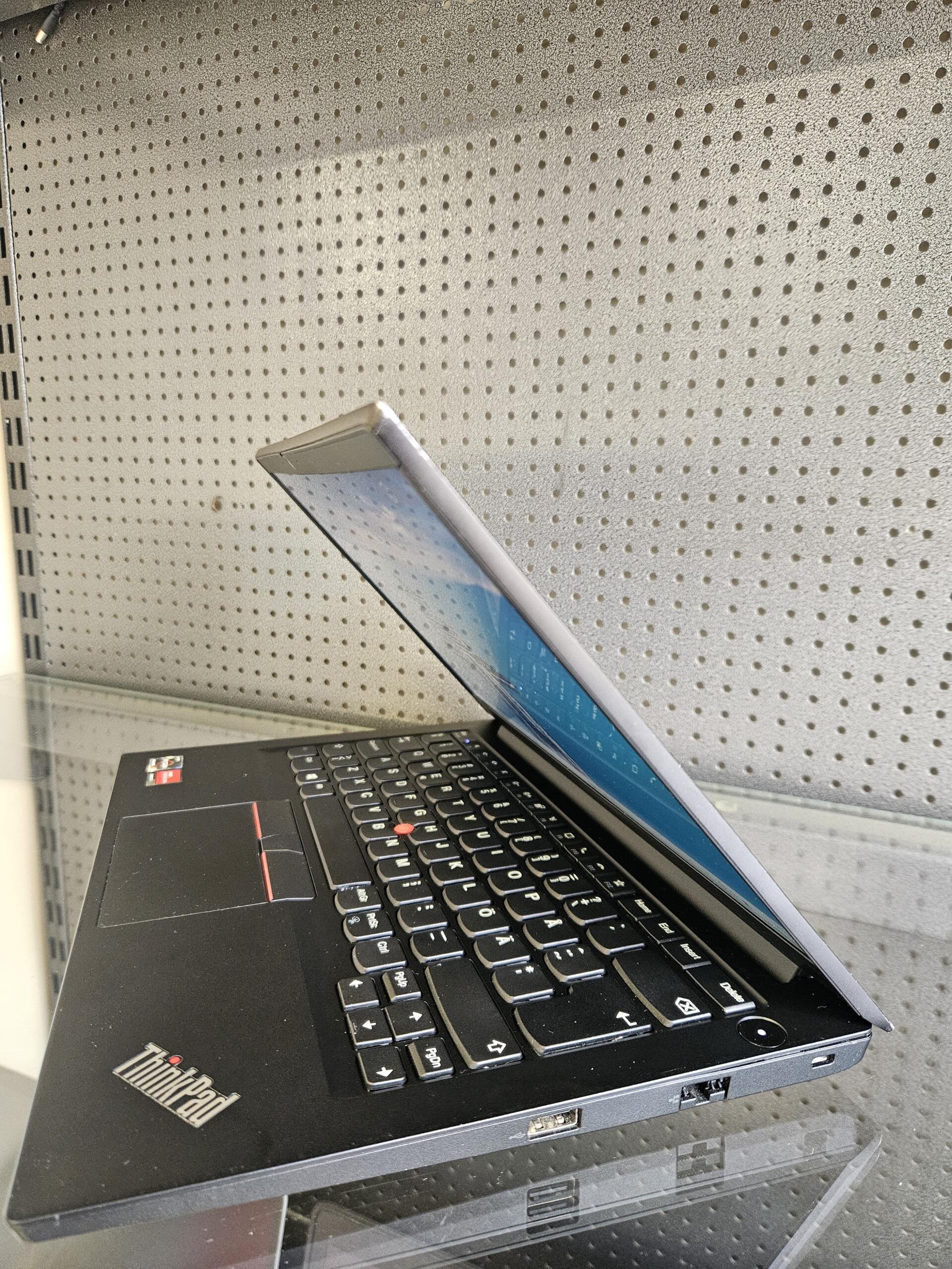 Lenovo ThinkPad E14 Gen2 | 14.0" FHD | Ryzen 5 4500U | 8GB | SSD 256 GB - Image 5