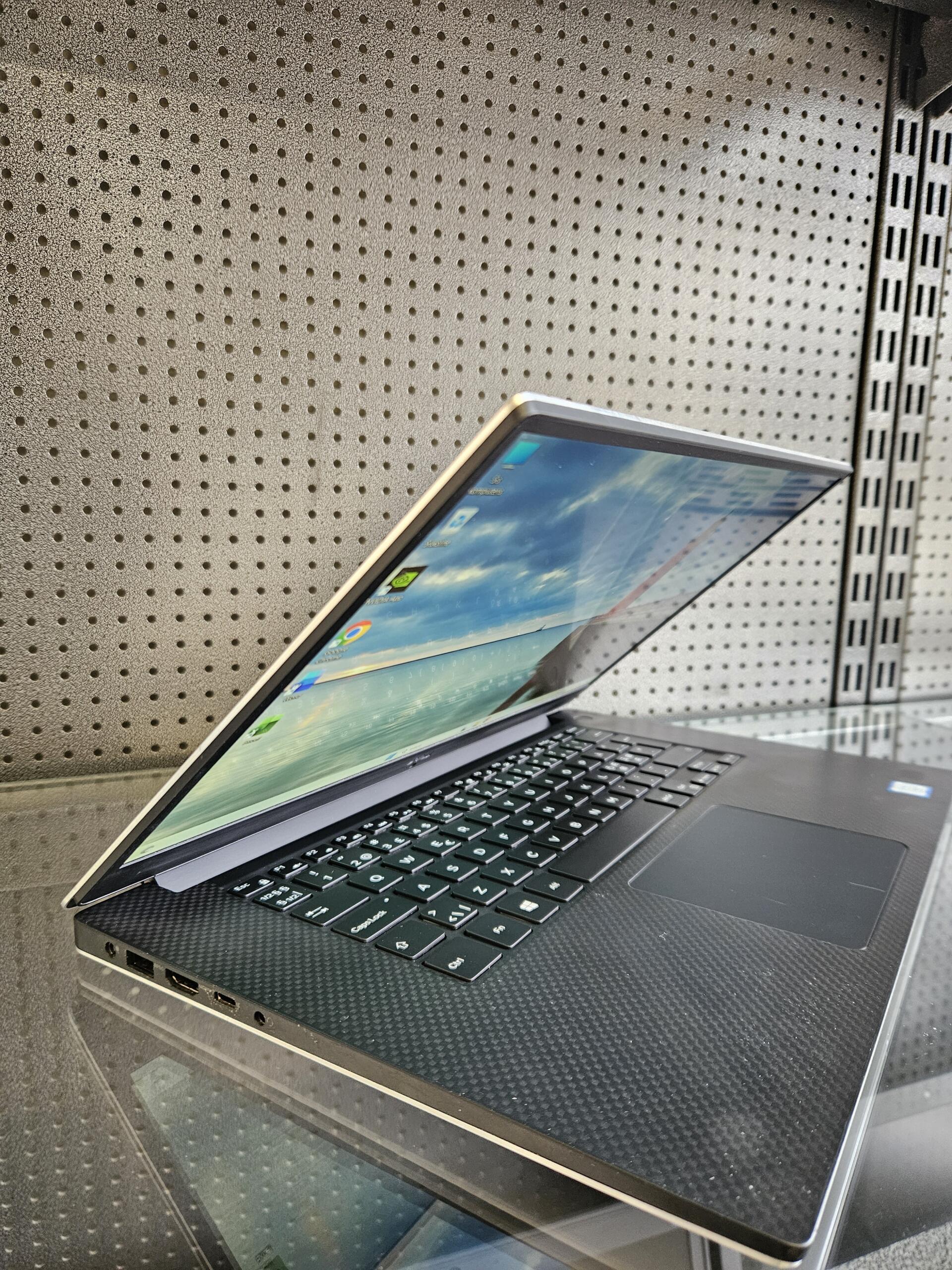 DELL XPS 15 9570 | 15.6" FHD IPS | i7-8750H | 16GB | SSD 512 GB | GTX 1050 Ti Max-Q 4 GB - Image 4