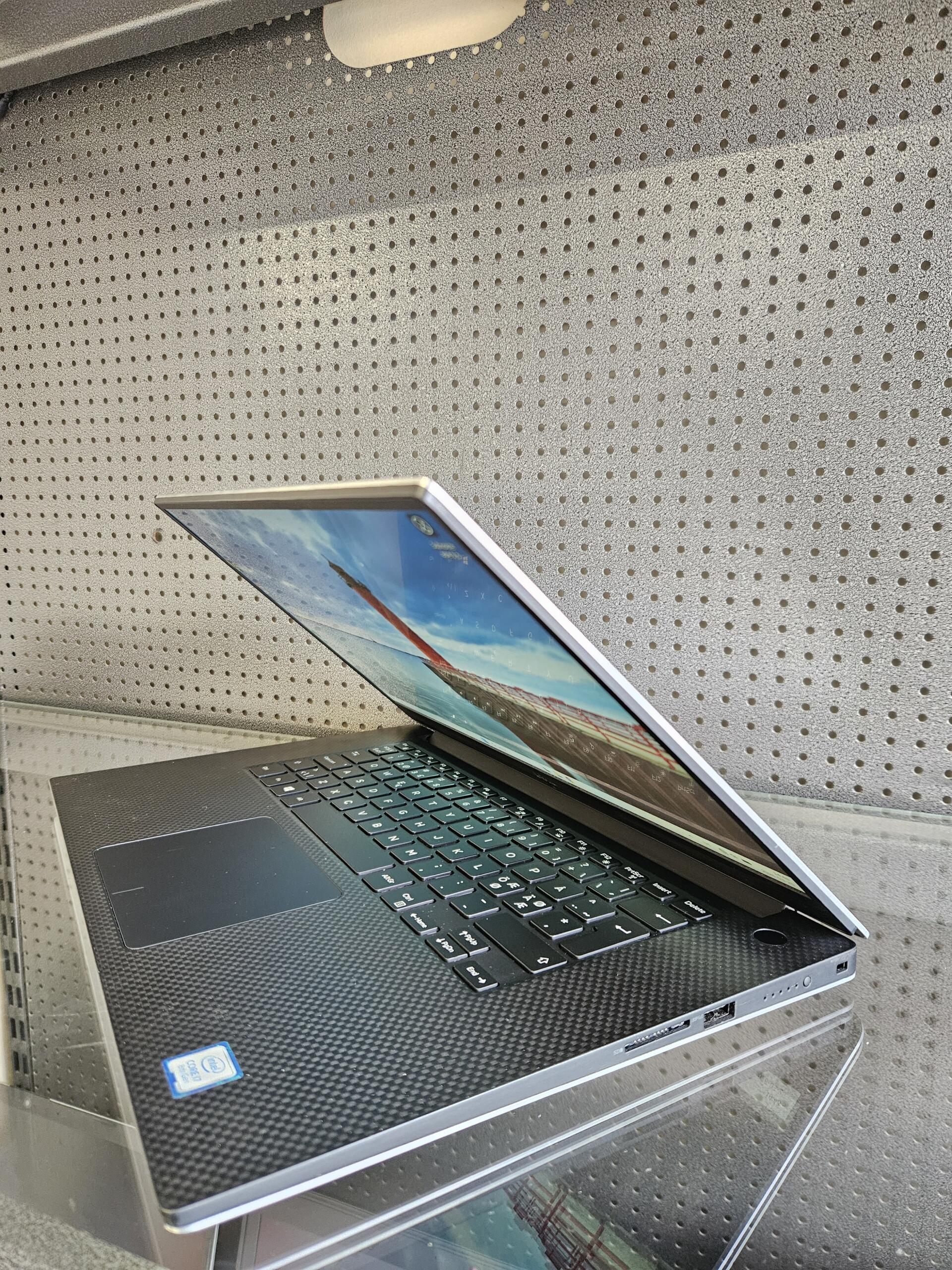 DELL XPS 15 9570 | 15.6" FHD IPS | i7-8750H | 16GB | SSD 512 GB | GTX 1050 Ti Max-Q 4 GB - Image 5