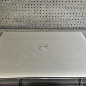 DELL XPS 15 9560 | 15.6" FHD IPS | i7-7700HQ | 16GB | SSD 256 GB | GTX 1050 4 GB