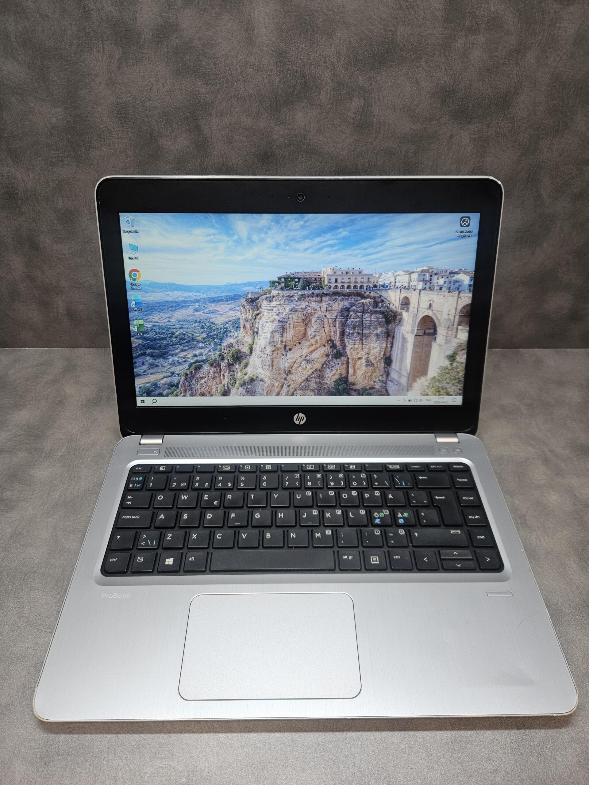 HP ProBook 430 G4 | 13.3" HD | i3-7100U | 8GB | SSD 128 GB