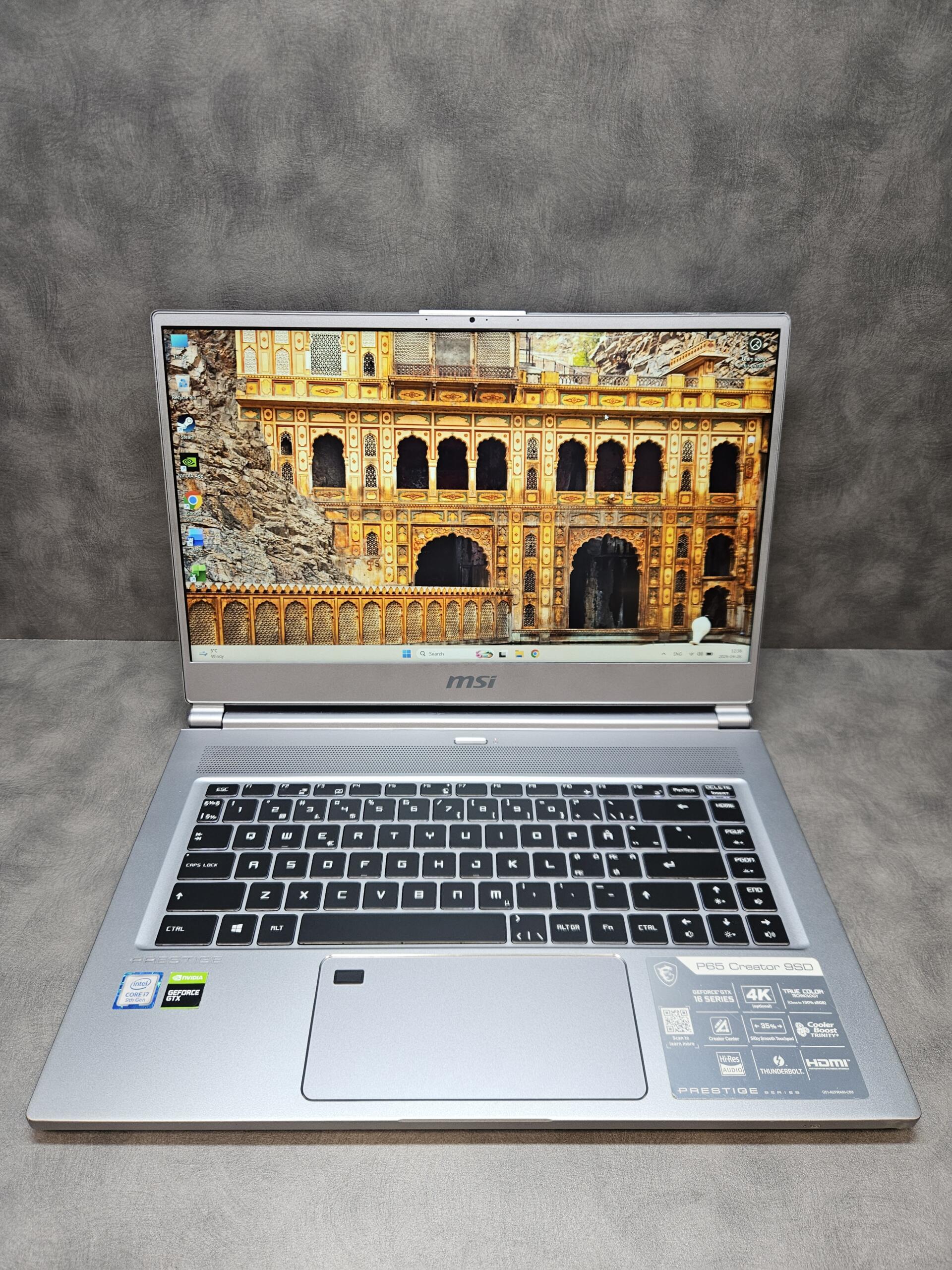 MSI Prestige P65 Creator | 15.6" FHD IPS | i7-9750H | 16GB | SSD 512 GB | GTX 1660 Ti Max-Q 6 GB