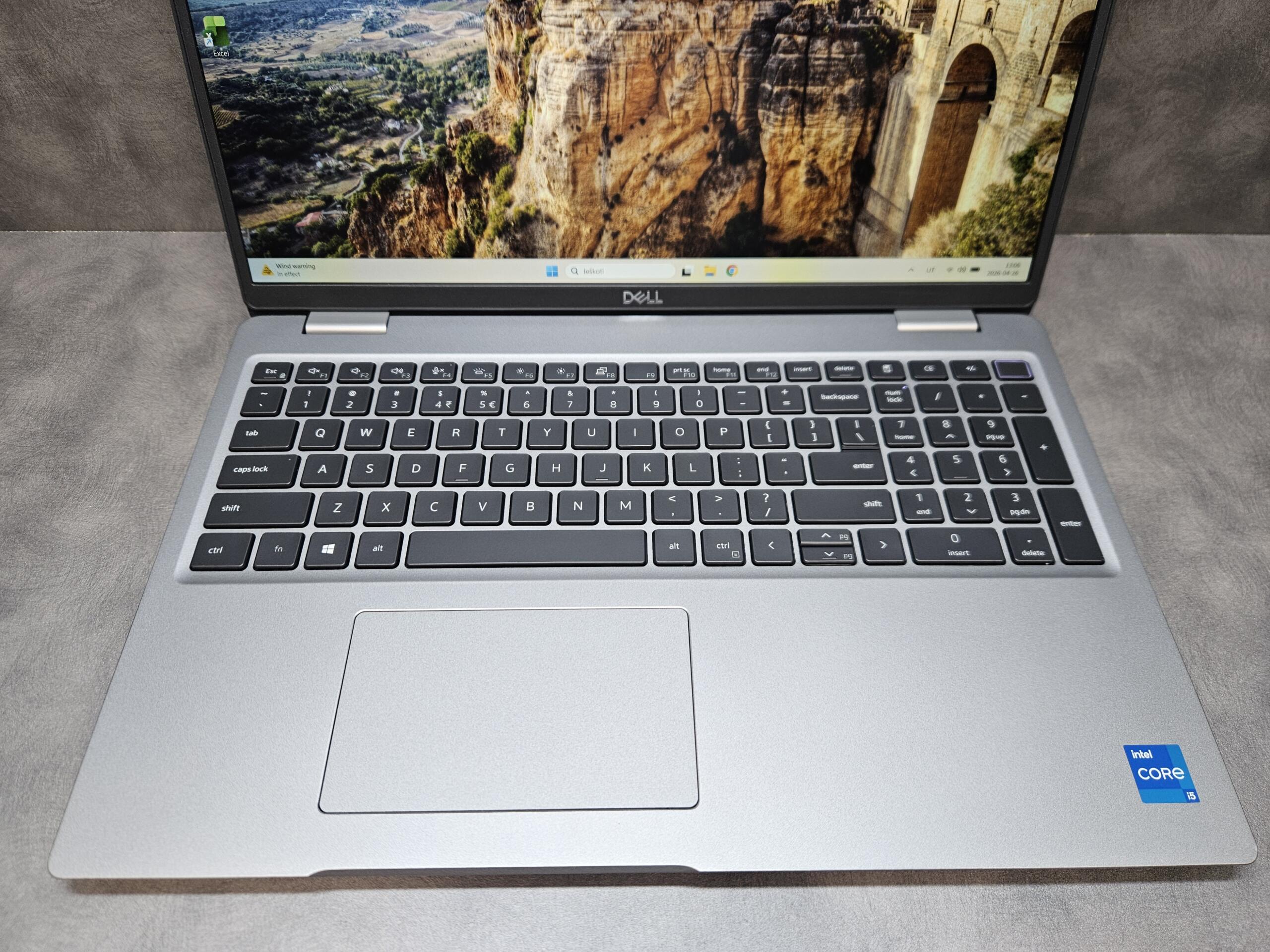 Dell Latitude 5520 | 15.6" FHD | i5-1135G7 | 16GB | SSD 256 GB - Image 2