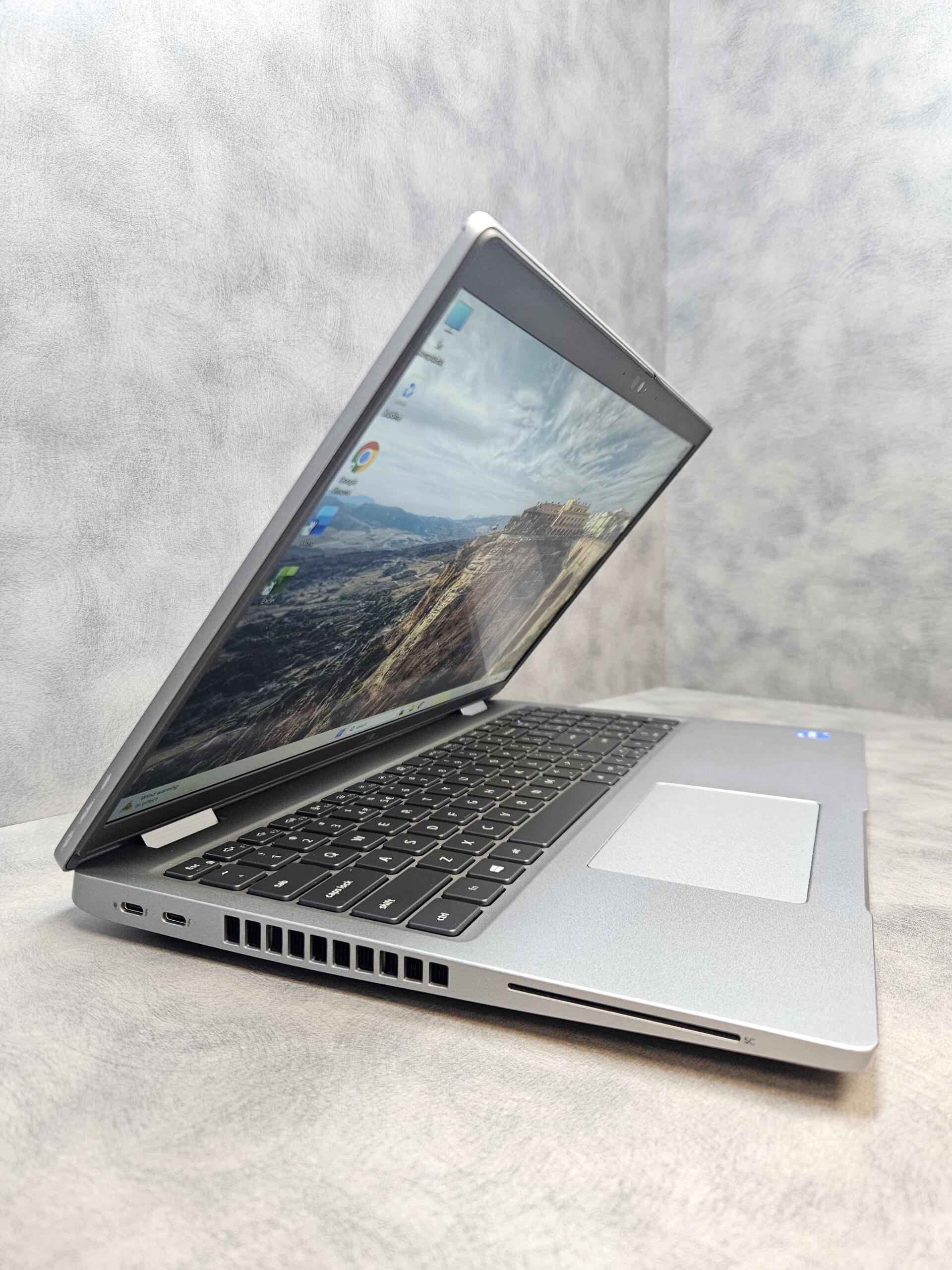 Dell Latitude 5520 | 15.6" FHD | i5-1135G7 | 16GB | SSD 256 GB - Image 4