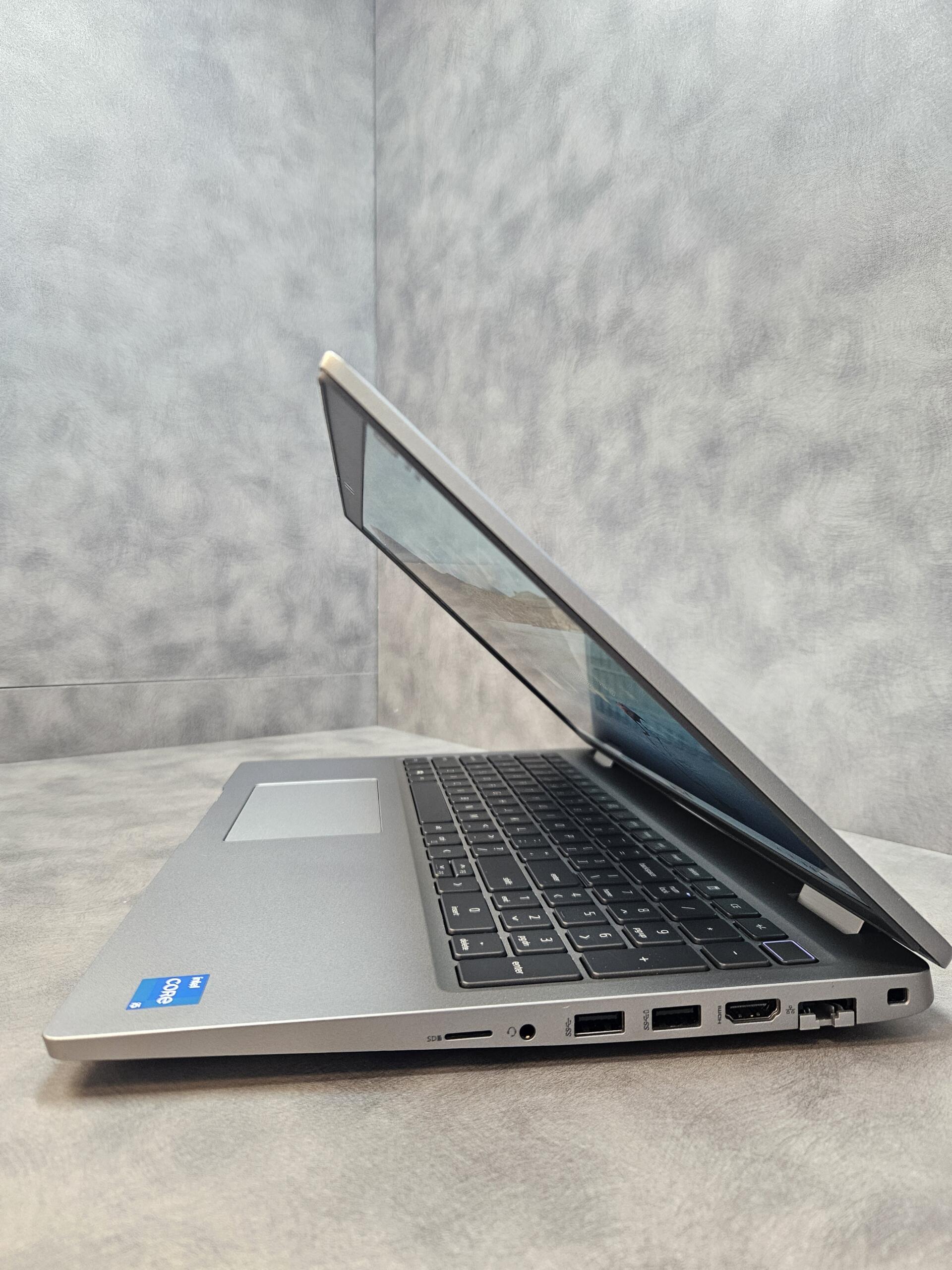 Dell Latitude 5520 | 15.6" FHD | i5-1135G7 | 16GB | SSD 256 GB - Image 5