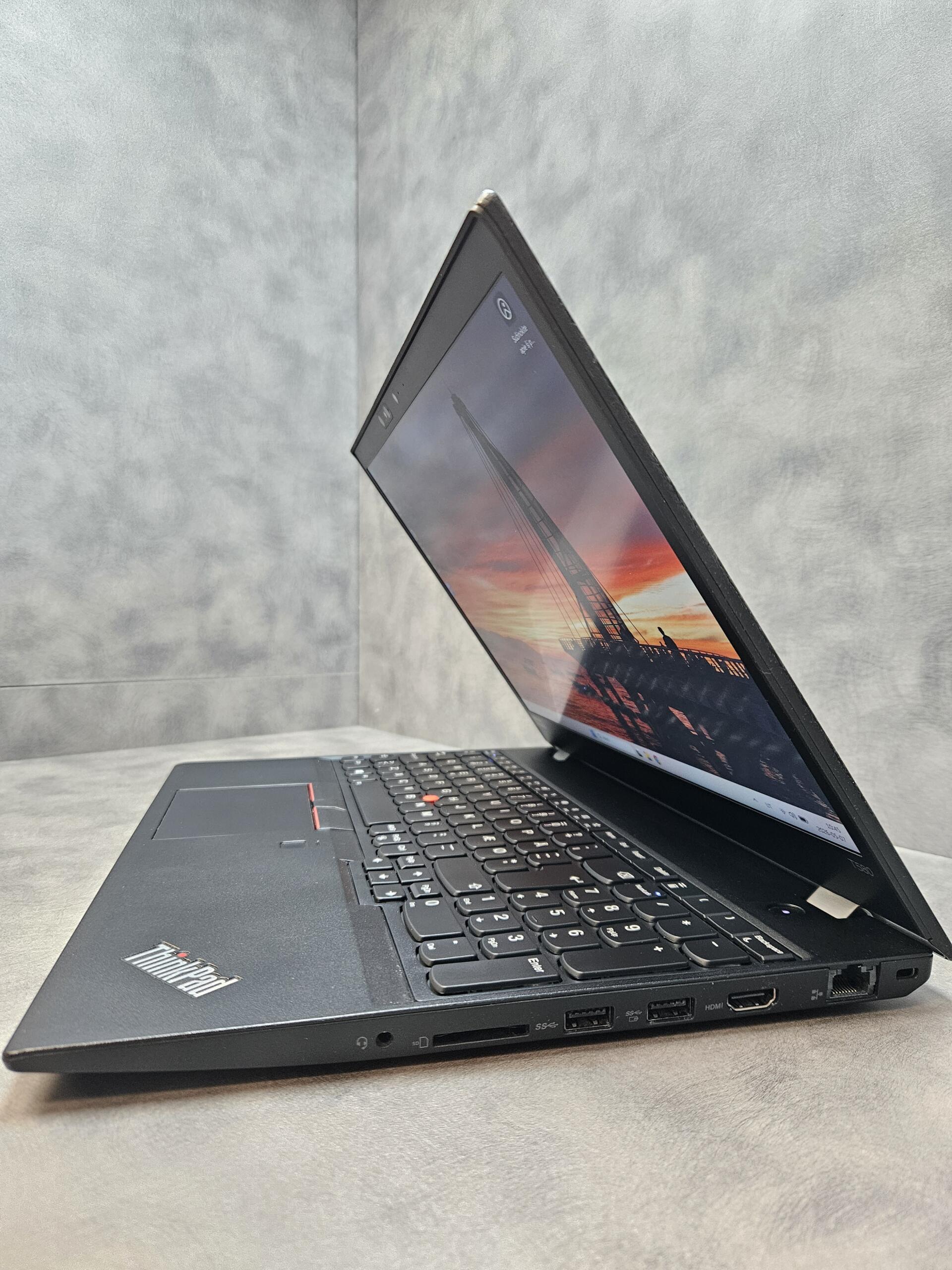 Lenovo Thinkpad T580 | 15.6" 4K IPS | i7-8650U | 8GB | SSD 256 GB - Image 4