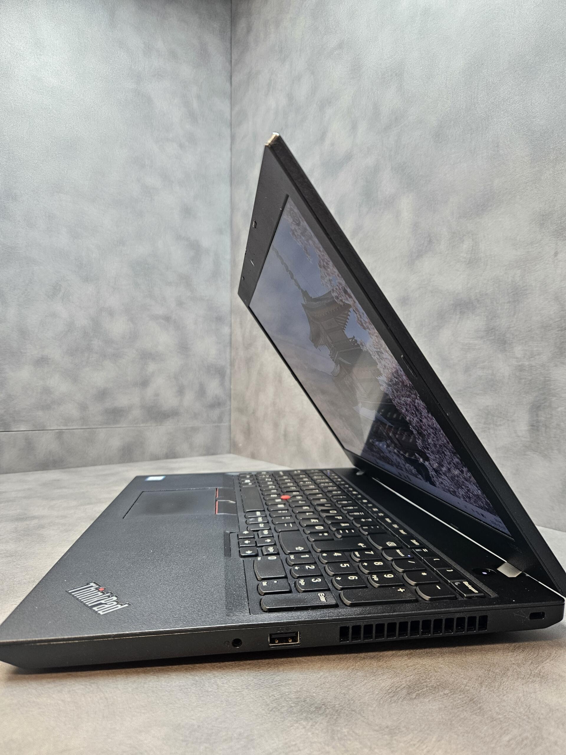 Lenovo ThinkPad L590 | 15.6" FHD | i5-8265U | 8GB | SSD 256 GB - Image 4