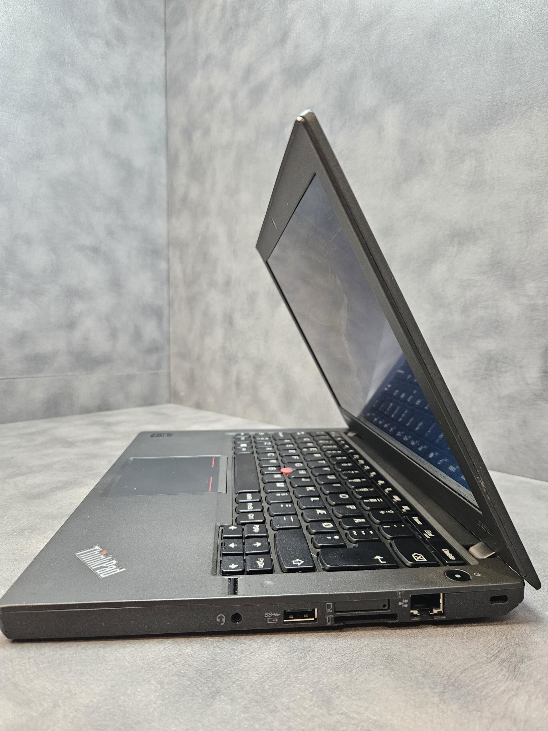 Lenovo ThinkPad X240 | 12.5" HD | i5-4300 | 8GB | SSD 128 GB - Image 4
