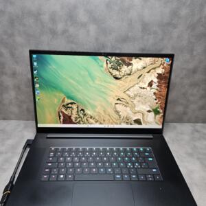 Razer Blade 17 | 17.3" FHD 360 Hz | i7-12800H | 16GB | SSD 1 TB