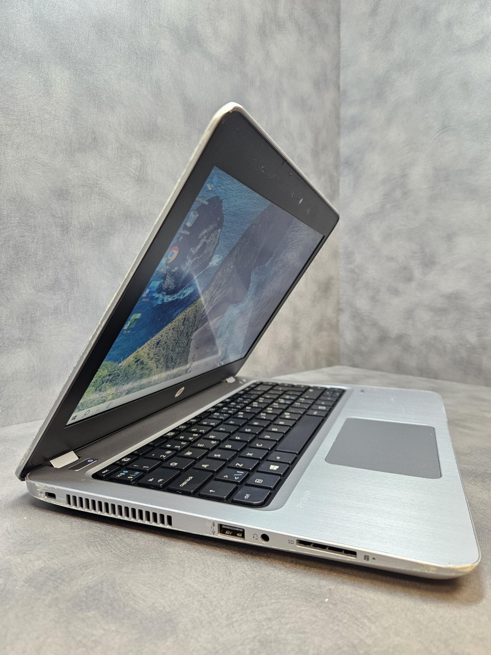 HP ProBook 430 G4 | 13.3" HD | i3-7100U | 8GB | SSD 128 GB - Image 3