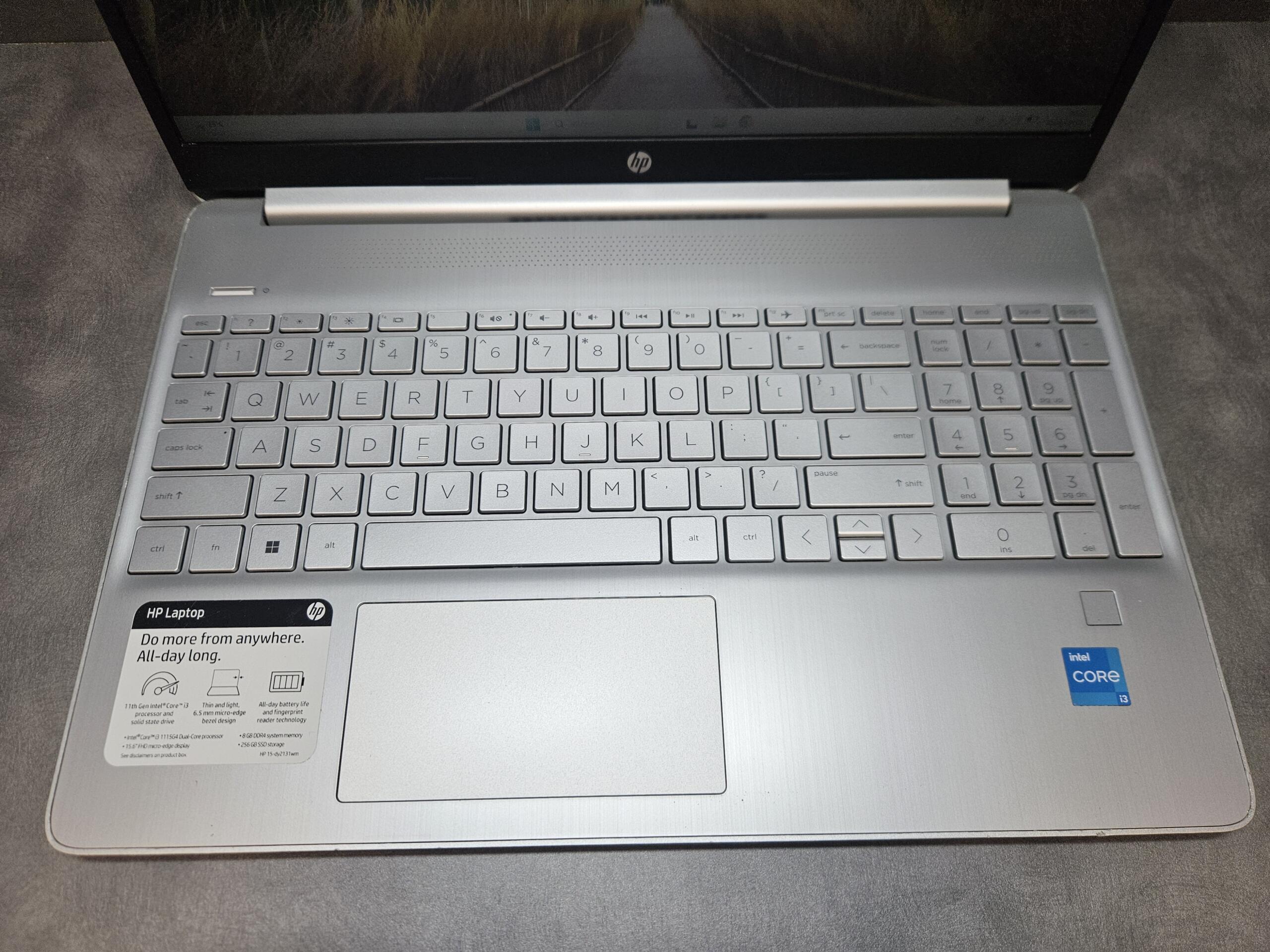 HP 15 | 15.6" FHD | i3-1115G4 | 8GB | SSD 256 GB - Image 2