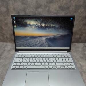 ASUS Vivobook 15 X1504 | 15.6" FHD | i5-1235U | 16GB | SSD 256 GB