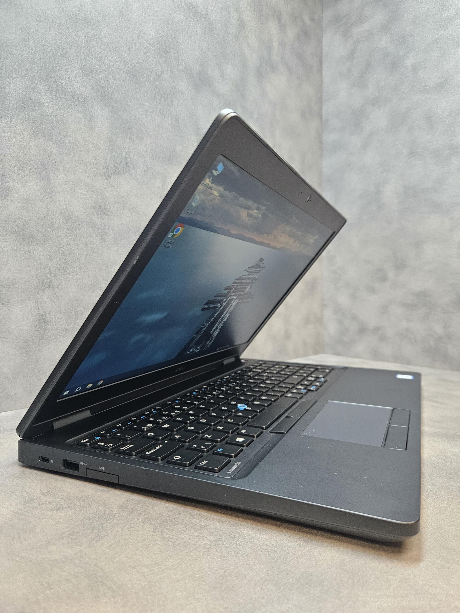 Dell Latitude 5580 | 15.6" FHD | i5-7200U | 8GB | SSD 128 GB - Image 3