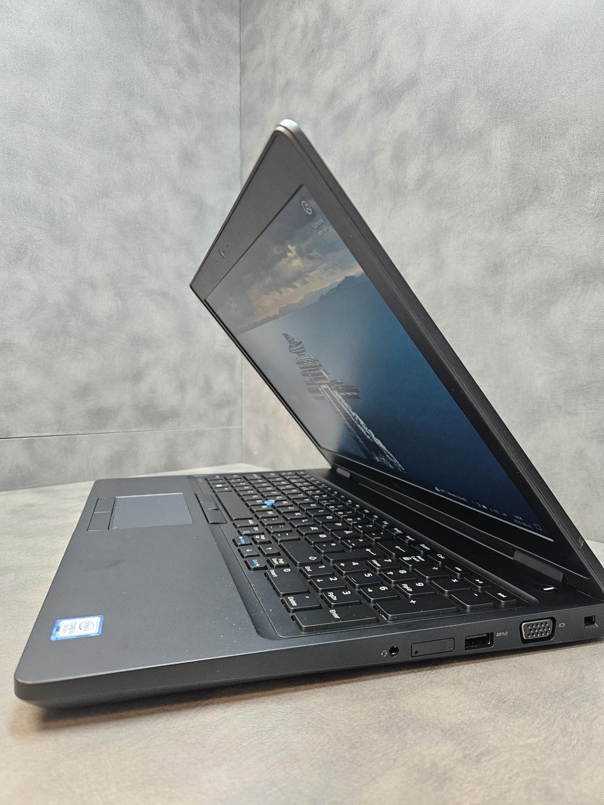 Dell Latitude 5580 | 15.6" FHD | i5-7200U | 8GB | SSD 128 GB - Image 4