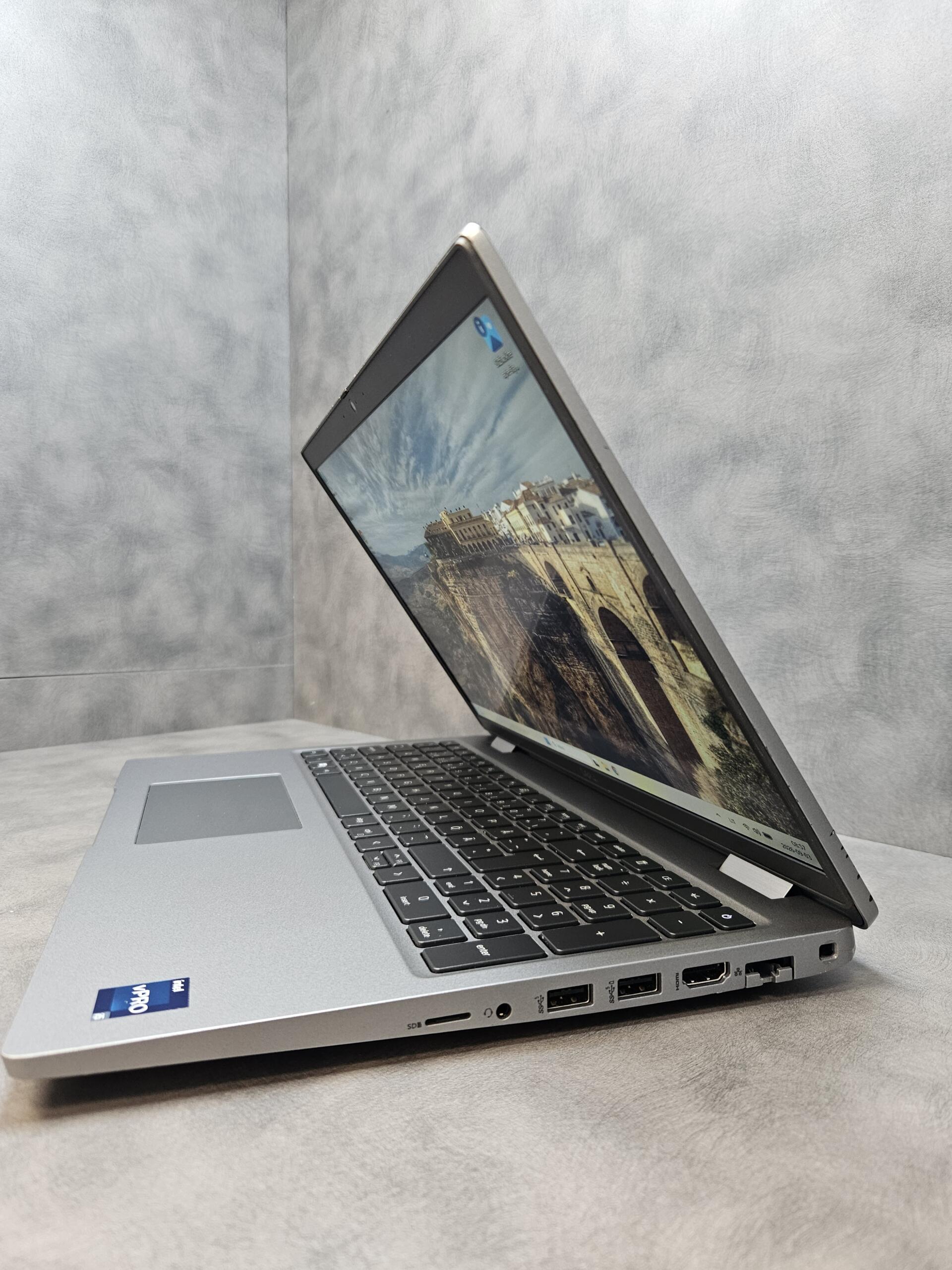 Dell Latitude 5530 | 15.6" FHD IPS | i5-1245U | 16GB | SSD 256 GB - Image 4
