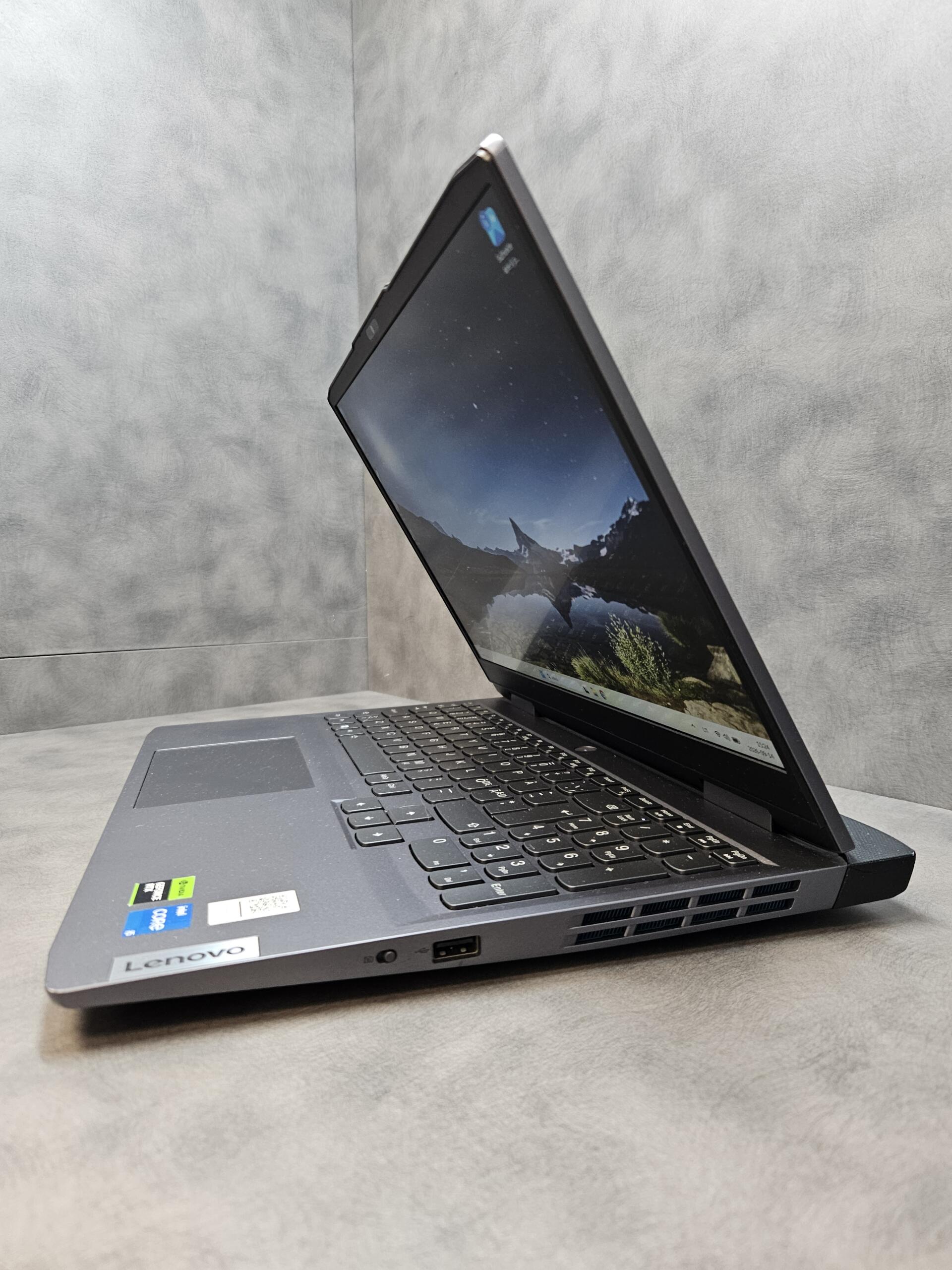 Lenovo LOQ 15IRH8 | 15.6" FHD 144 Hz | i5-12450H | 16GB | SSD 512 GB | RTX 4050 6 GB - Image 4
