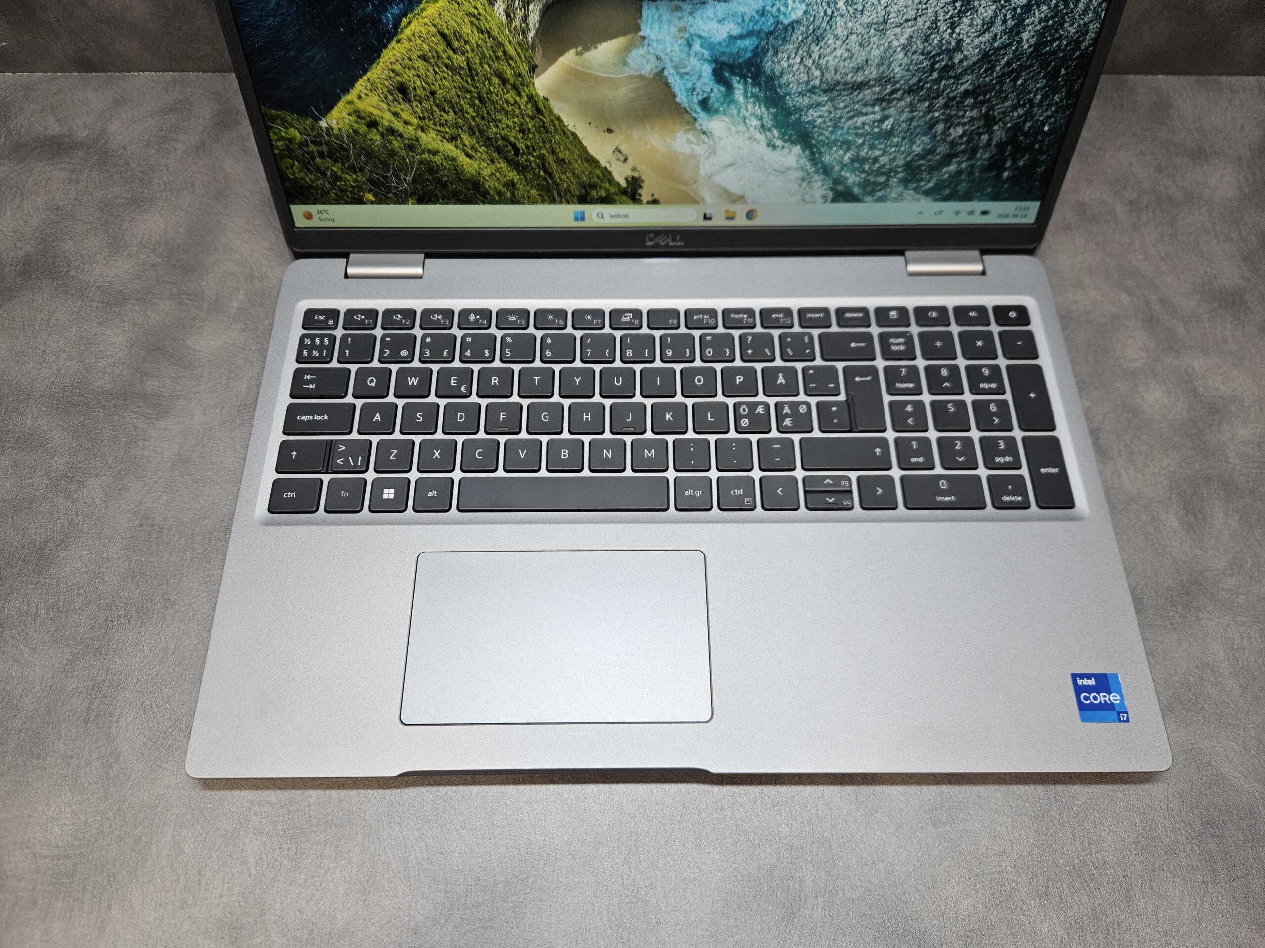 Dell Latitude 5530 | 15.6" FHD Touch | i7-1255U | 16GB | SSD 256 GB - Image 2