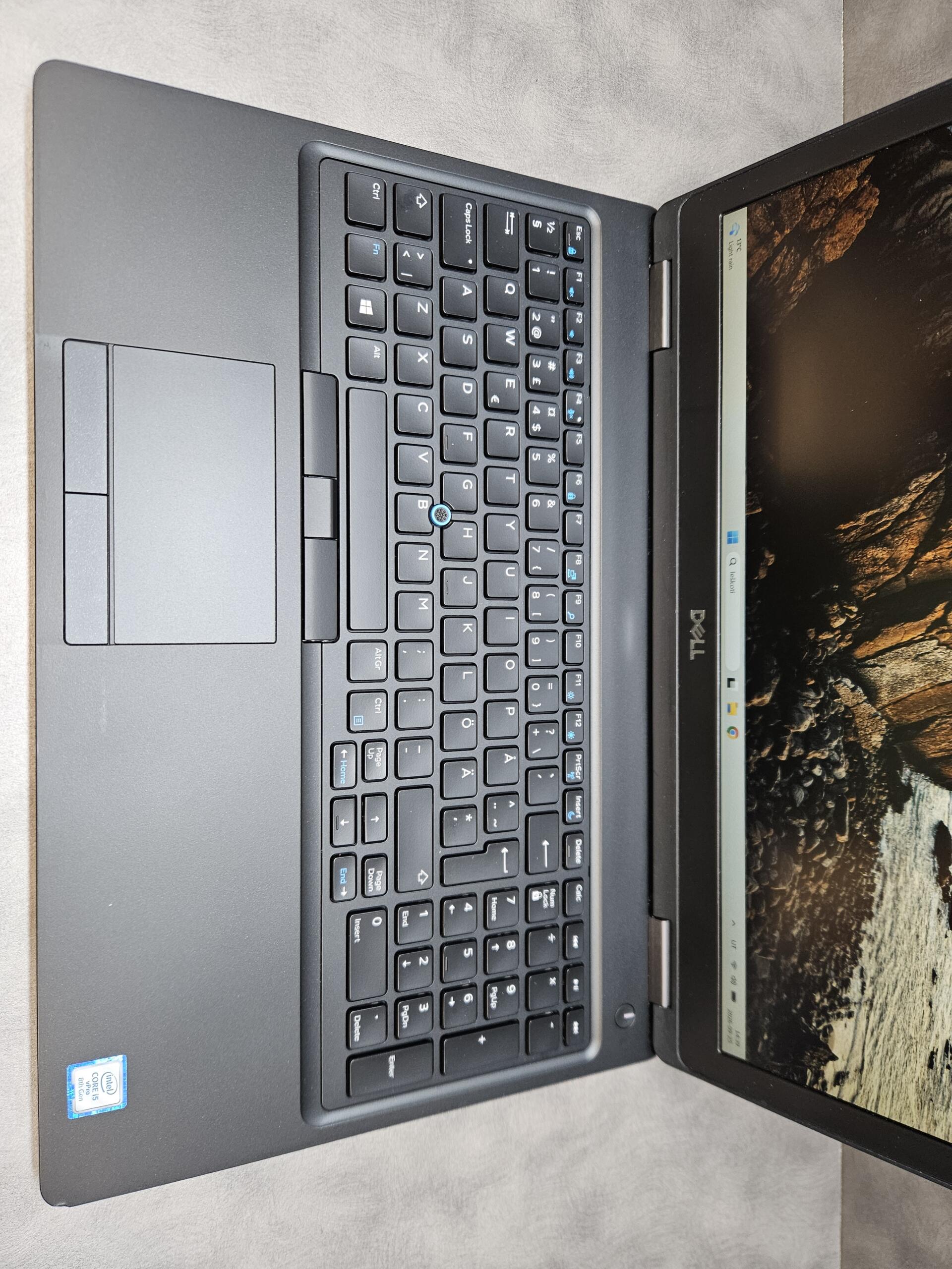 Dell Latitude 5590 | 15.6" FHD | i5-8350U | 16GB | SSD 256 GB - Image 2
